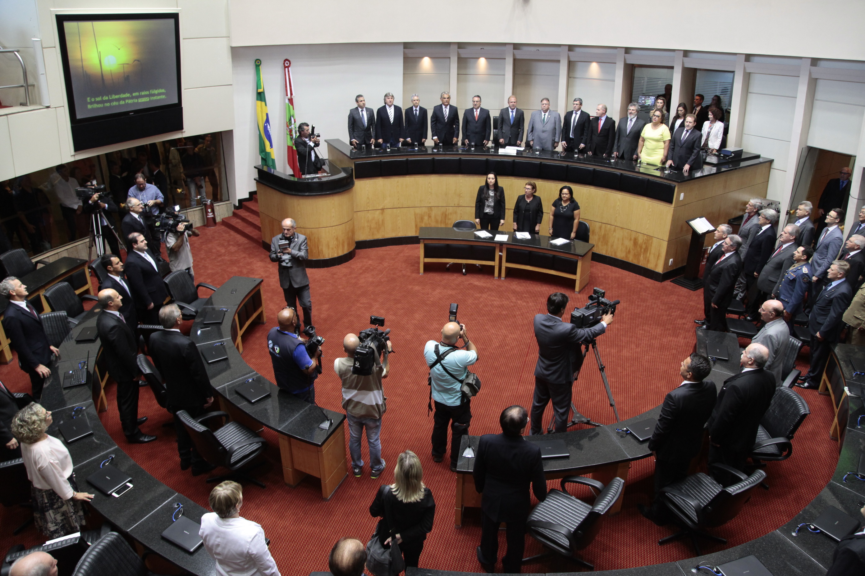 Abertura dos Trabalhos da Segunda Sessão Legislativa da 18ª Legislatura e a Leitura da Mensagem Anual do Excelentíssimo Senhor Governador do Estado de Santa Catarina João Raimundo Colombo.