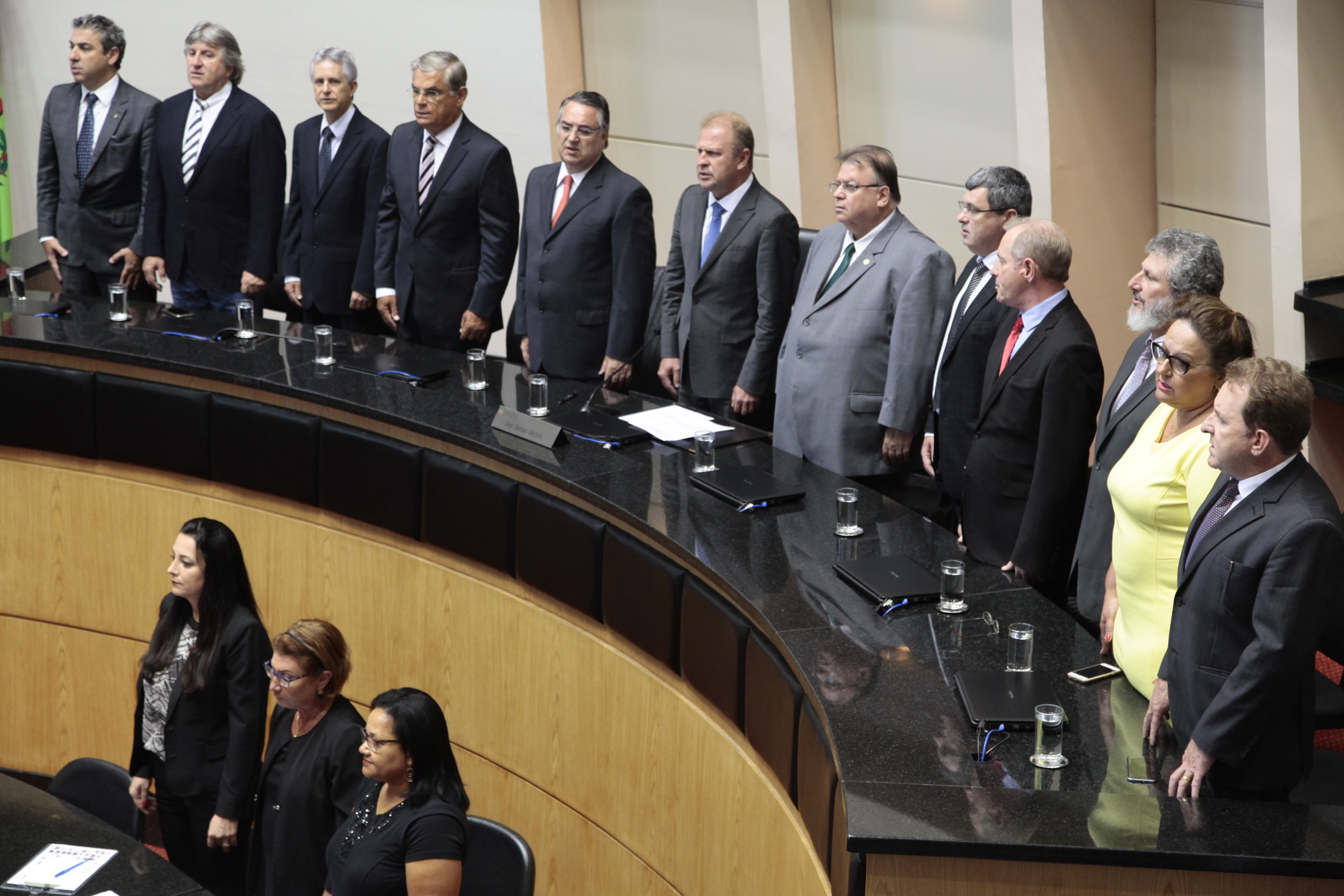 Abertura dos Trabalhos da Segunda Sessão Legislativa da 18ª Legislatura e a Leitura da Mensagem Anual do Excelentíssimo Senhor Governador do Estado de Santa Catarina João Raimundo Colombo.