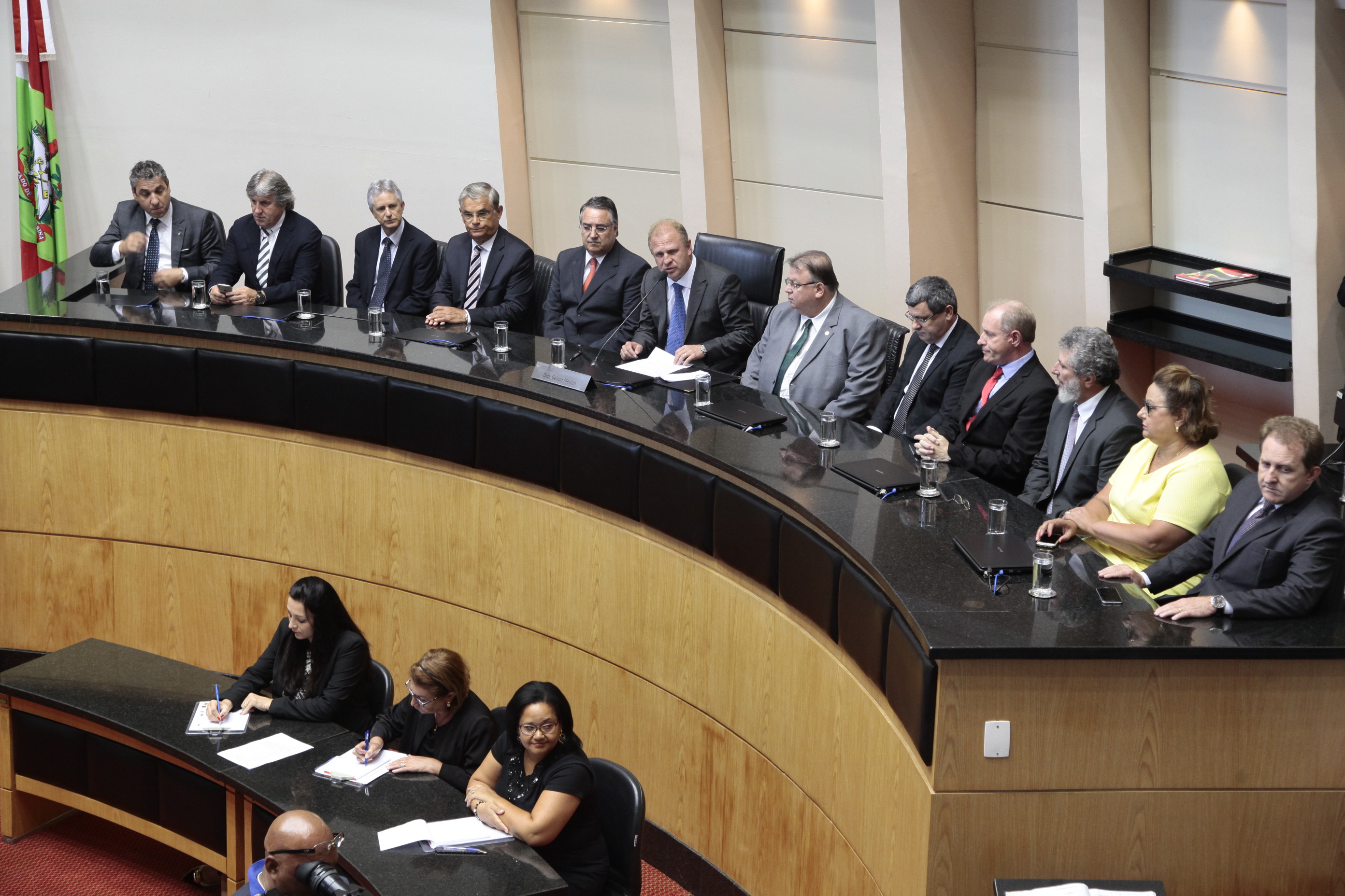 Abertura dos Trabalhos da Segunda Sessão Legislativa da 18ª Legislatura e a Leitura da Mensagem Anual do Excelentíssimo Senhor Governador do Estado de Santa Catarina João Raimundo Colombo.
