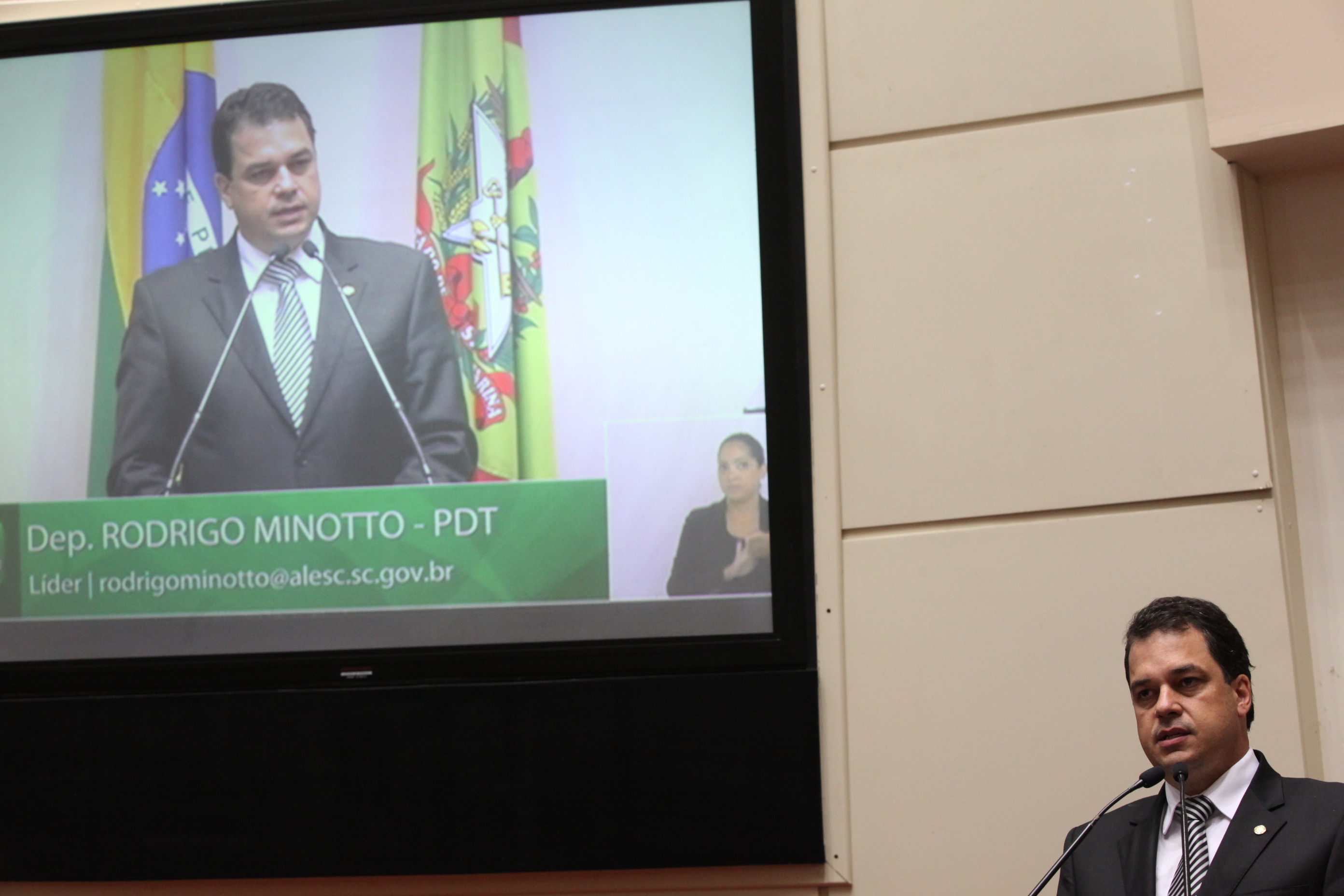Sessão Ordinária da Assembleia Legislativa do Estado de Santa Catarina. Deputado Rodrigo Minotto (PDT)