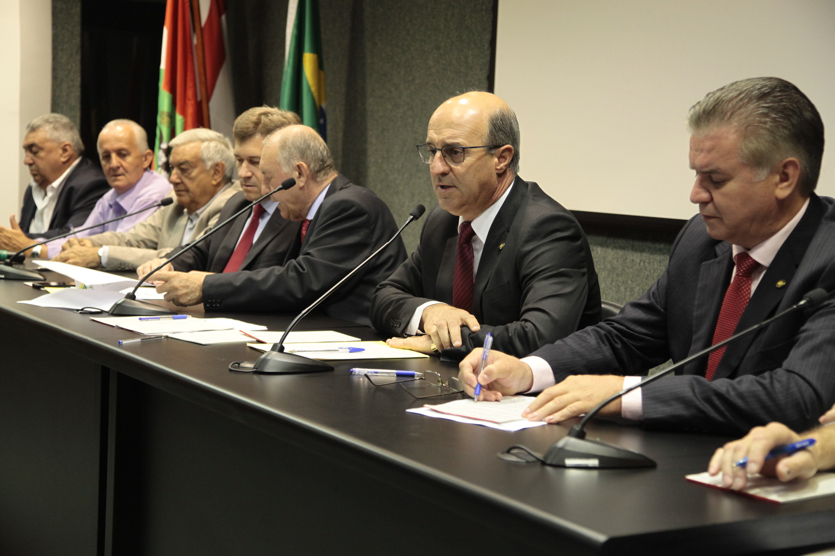 Reunião de emergência com o objetivo de debater o atual contexto da Suinocultura e do Milho no Estado de Santa Catarina.