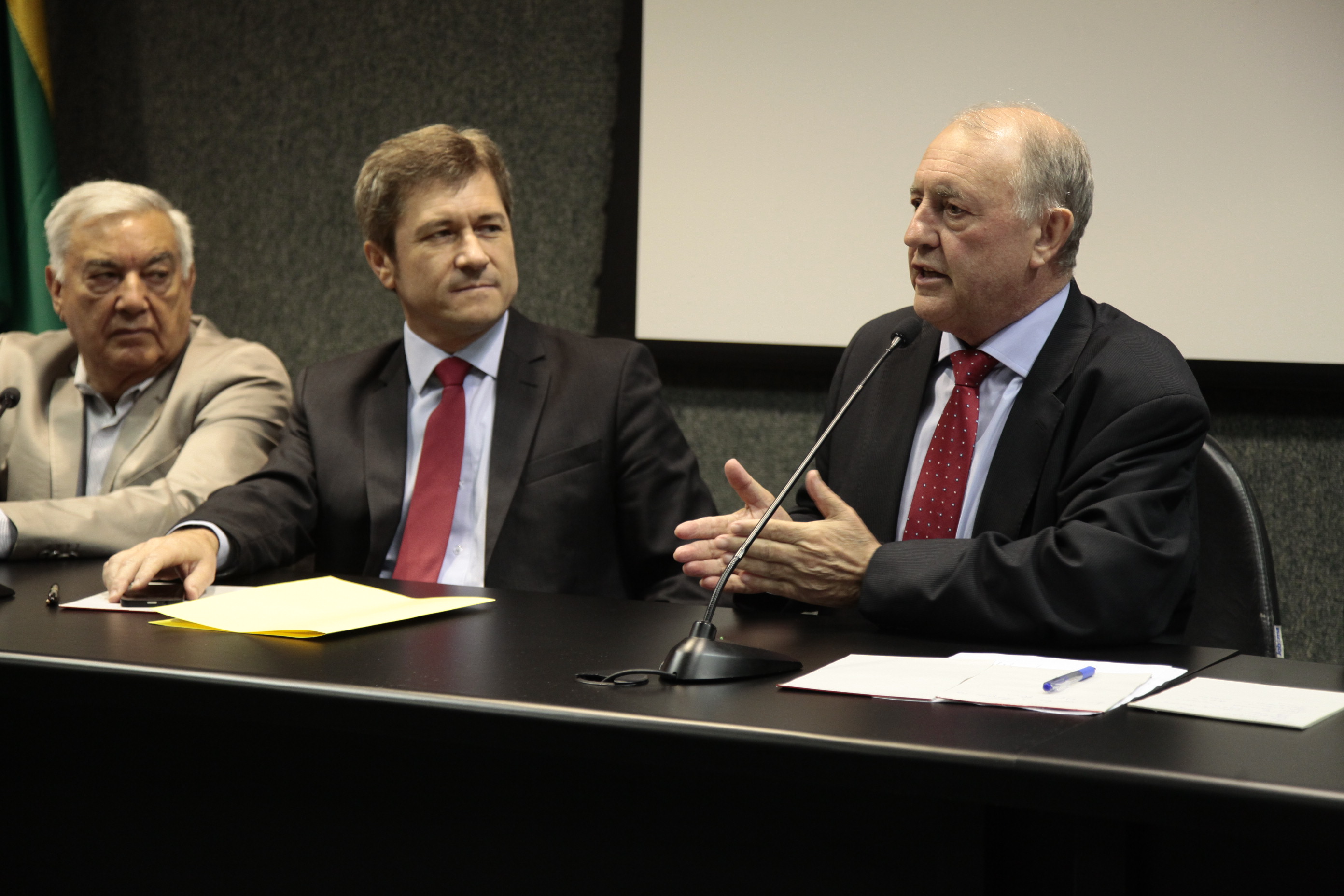 Reunião de emergência com o objetivo de debater o atual contexto da Suinocultura e do Milho no Estado de Santa Catarina.