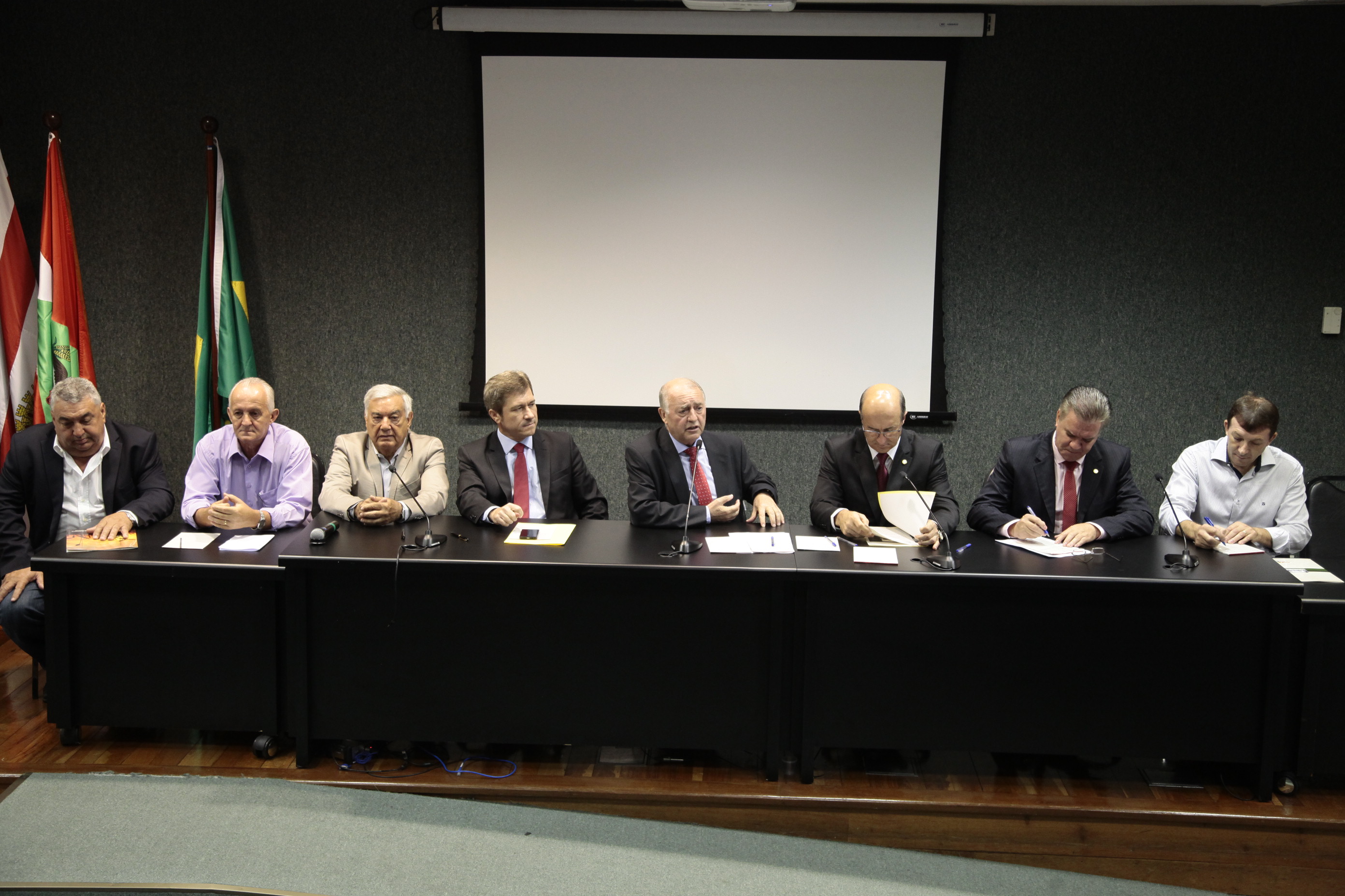 Reunião de emergência com o objetivo de debater o atual contexto da Suinocultura e do Milho no Estado de Santa Catarina.