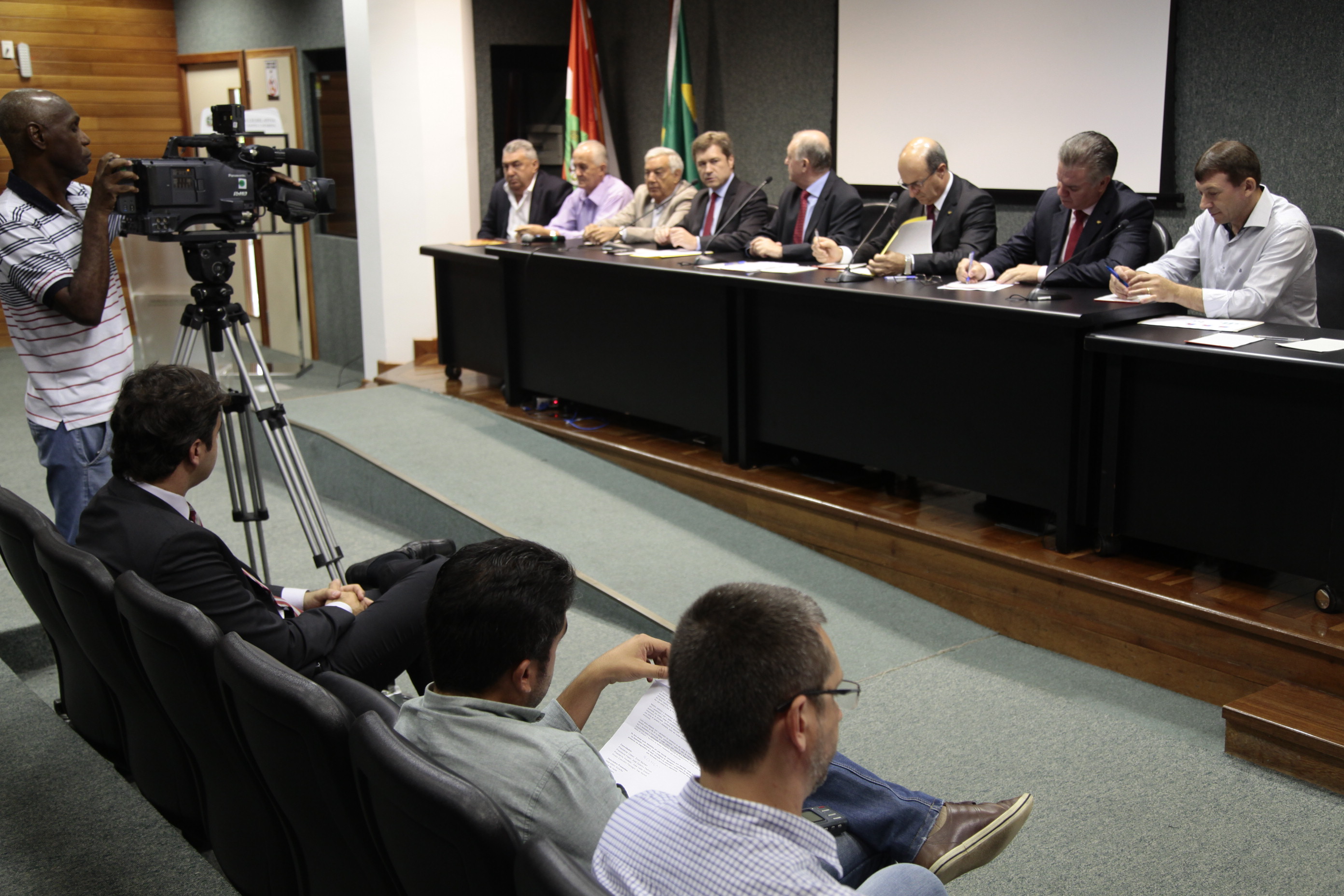 Reunião de emergência com o objetivo de debater o atual contexto da Suinocultura e do Milho no Estado de Santa Catarina.