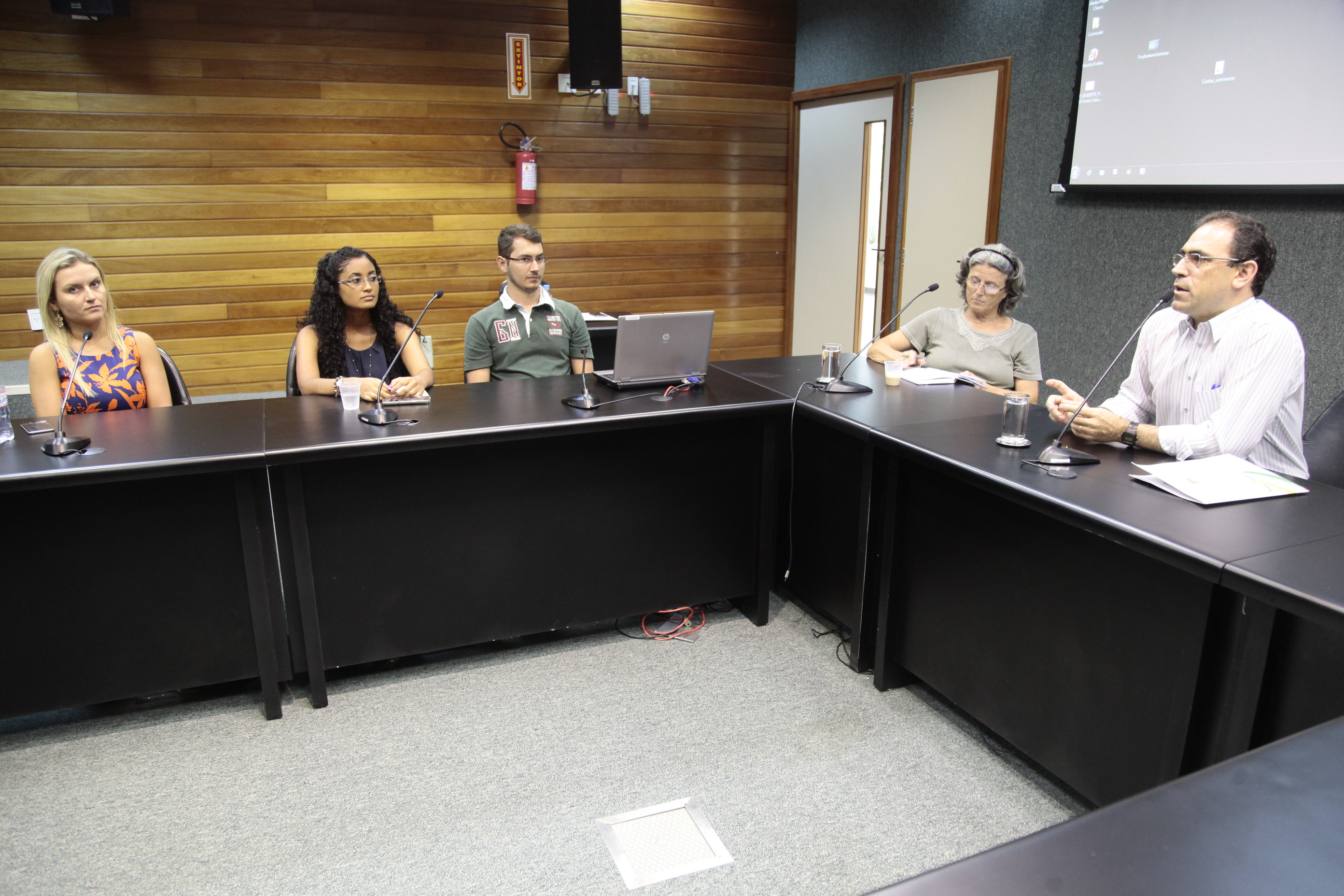 Reunião do Grupo de Trabalho dos Imigrantes organizado pela Comissão dos Direitos Humanos.