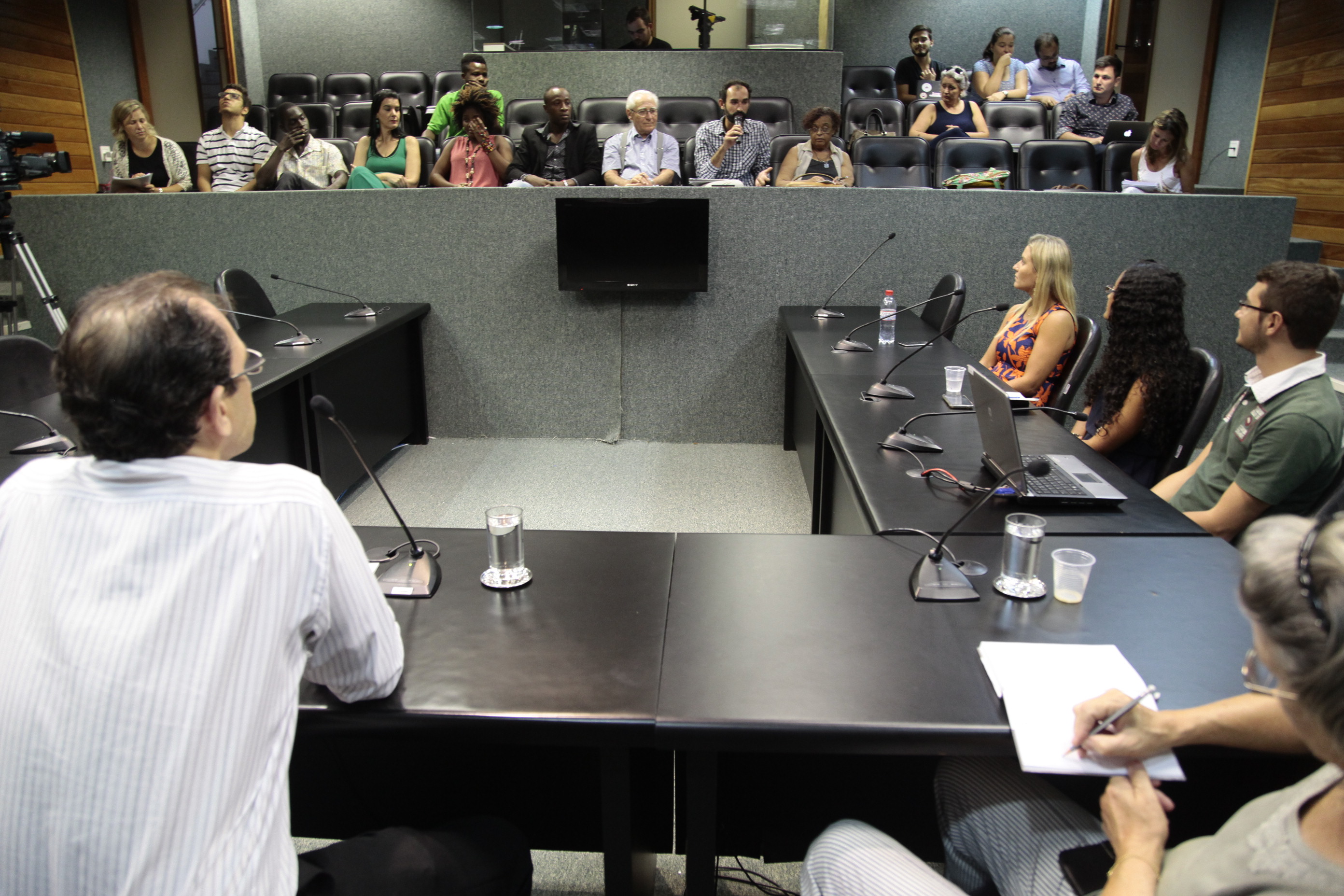 Reunião do Grupo de Trabalho dos Imigrantes organizado pela Comissão dos Direitos Humanos.