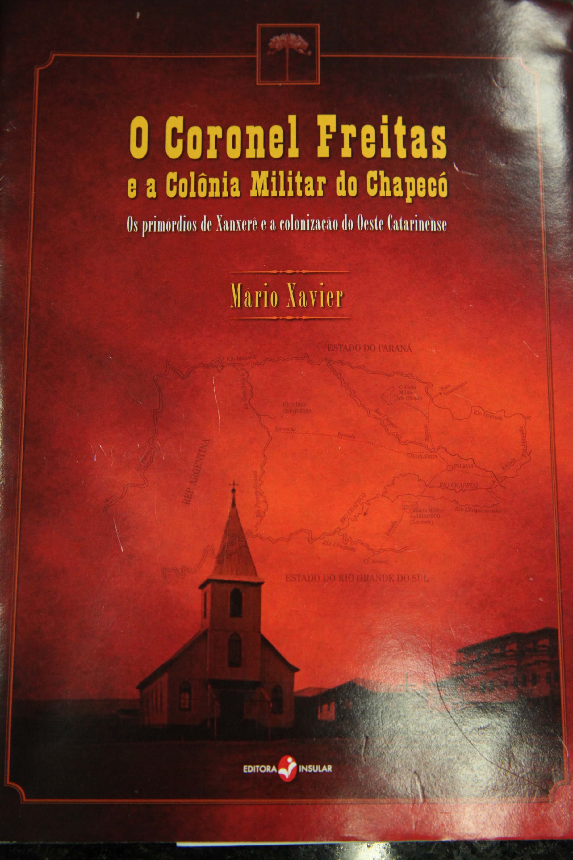 Livro sobre Memórias de Oeste Catarinense - Mario Xavier. Foto: Eduardo Guedes / Agência AL