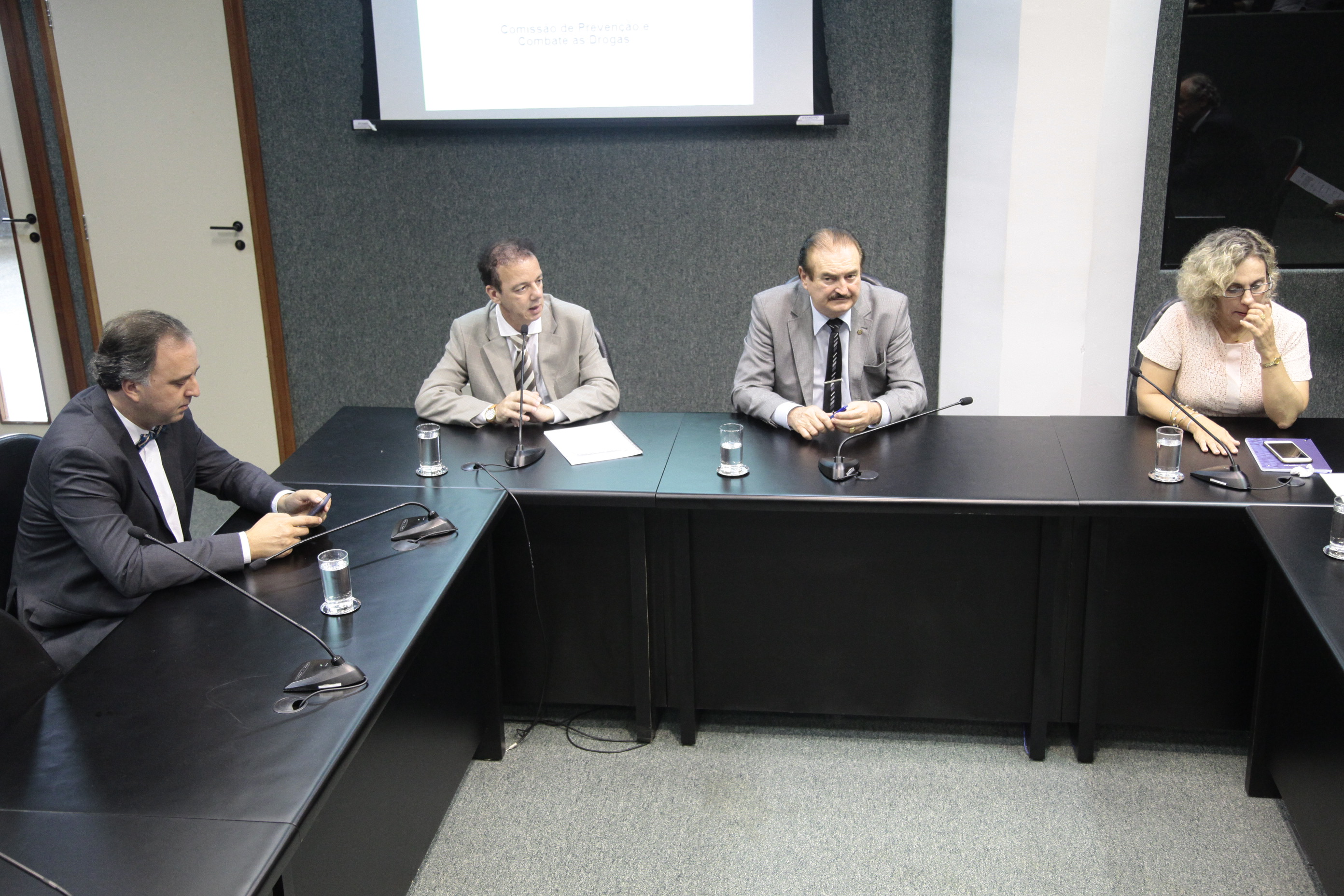 Reunião de instalação da Comissão de Prevenção e Combate às Drogas.