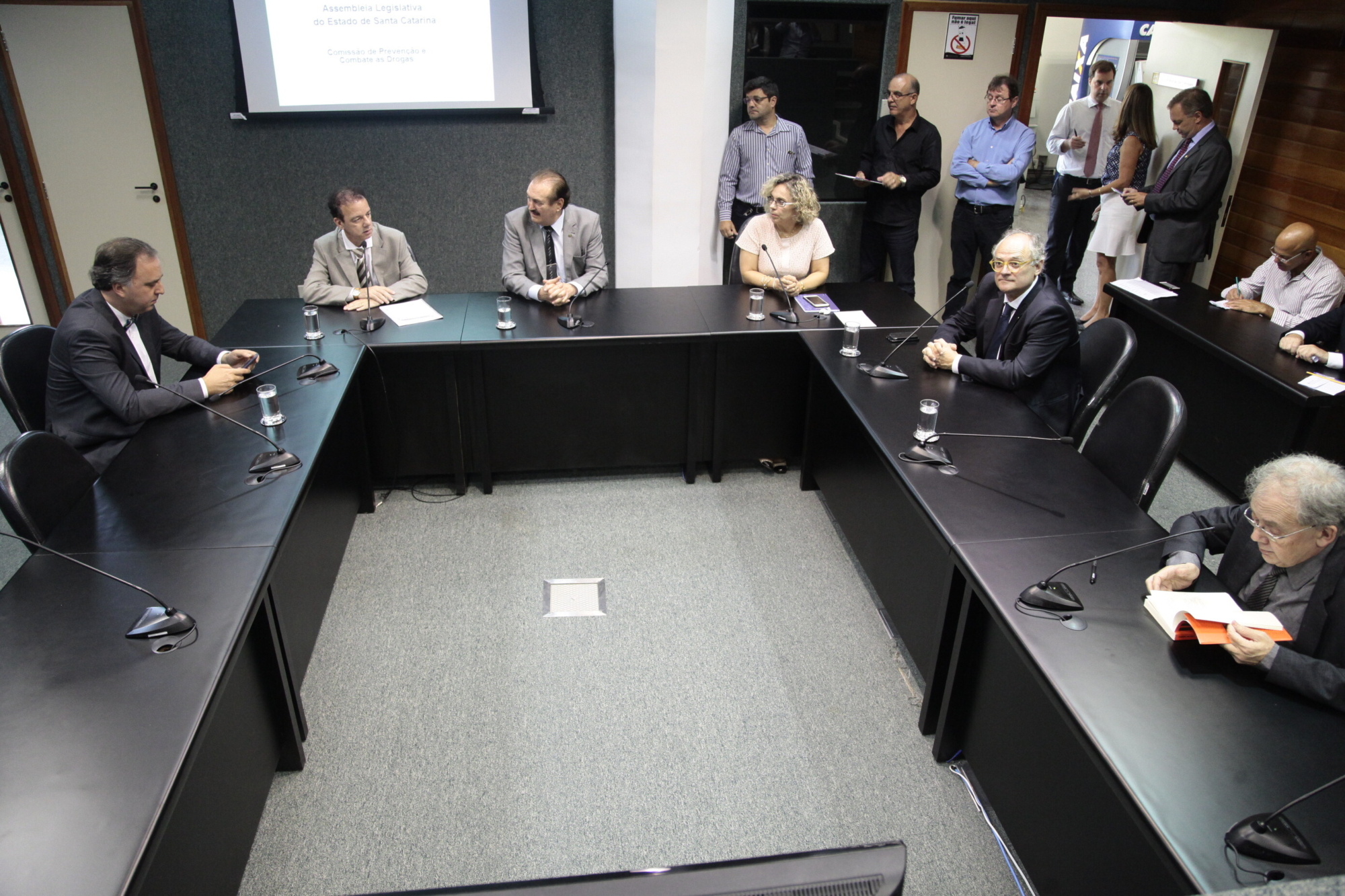 Deputados reinstalam comissões nesta quarta-feira