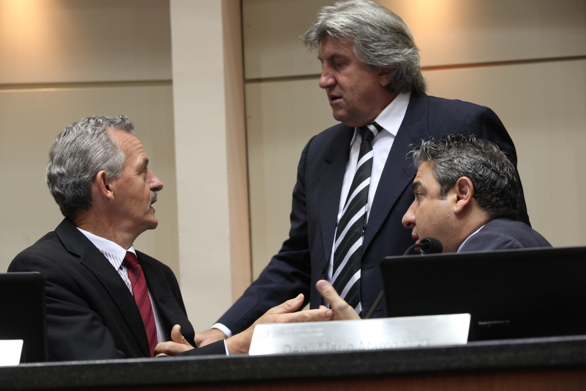 Dirceu Dresch, Leonel Pavan e Mario Marcondes na sessão plenária realizada nesta quinta-feira (3)