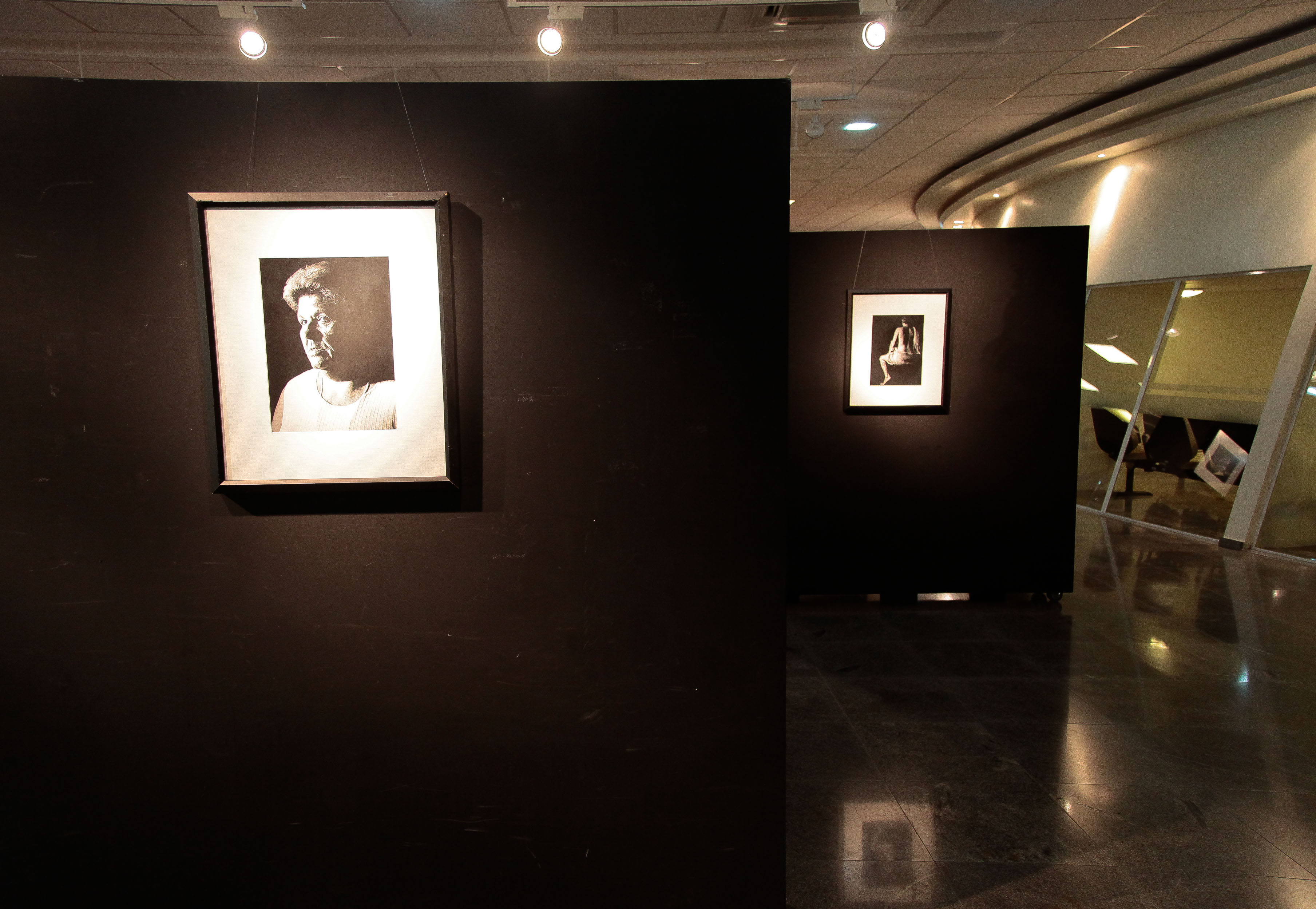 Exposição em comemoração ao Dia Internacional da Mulher.