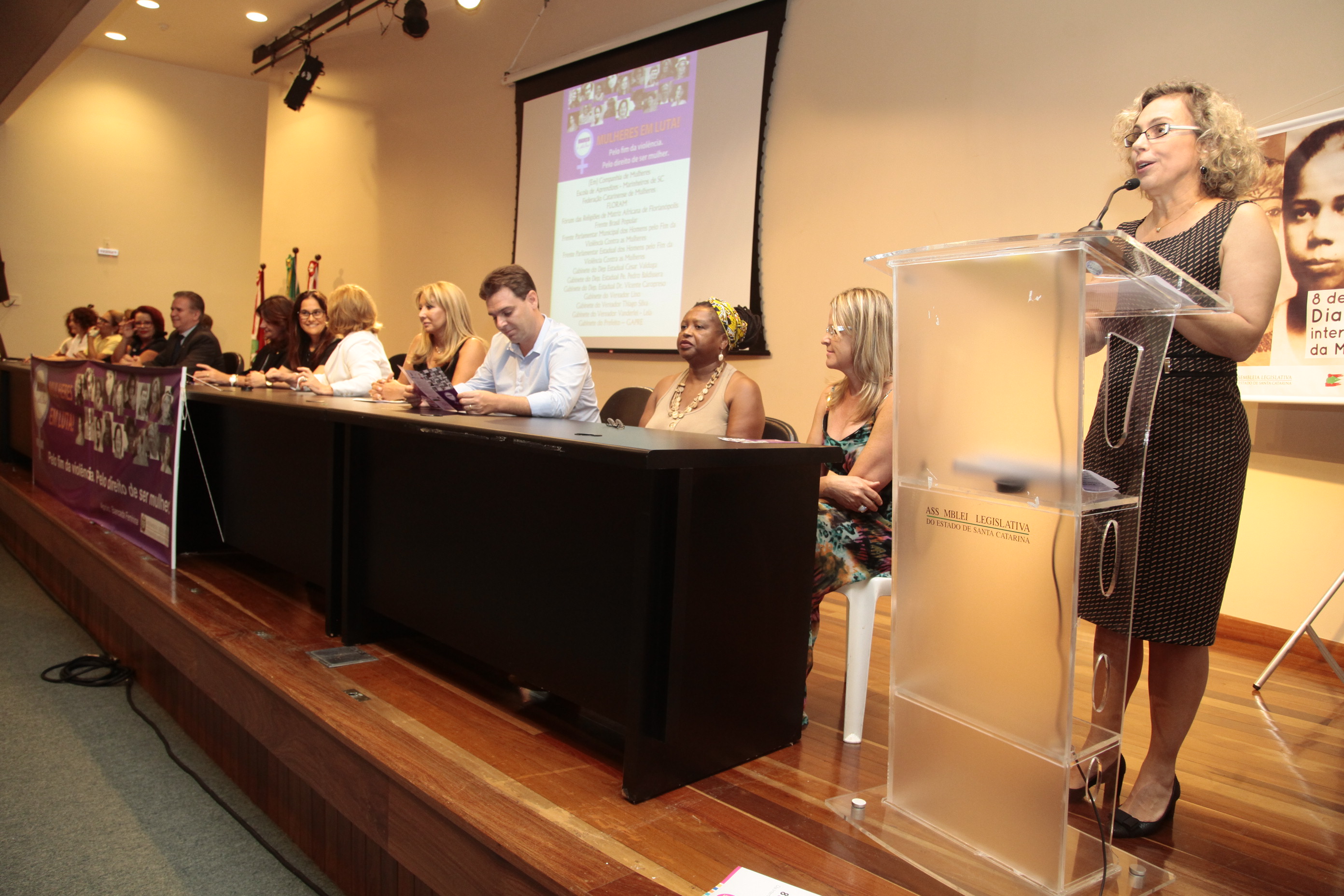 Ato em Comemoração ao Dia Internacional da Mulher - O Empoderamento da Mulher Catarinense.