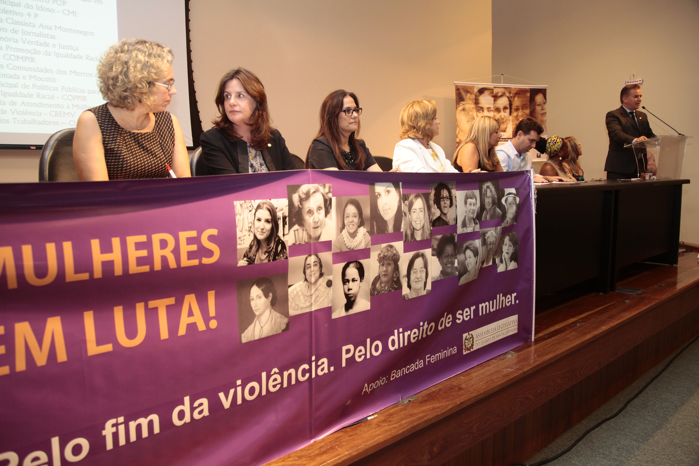 Ato em Comemoração ao Dia Internacional da Mulher - O Empoderamento da Mulher Catarinense.