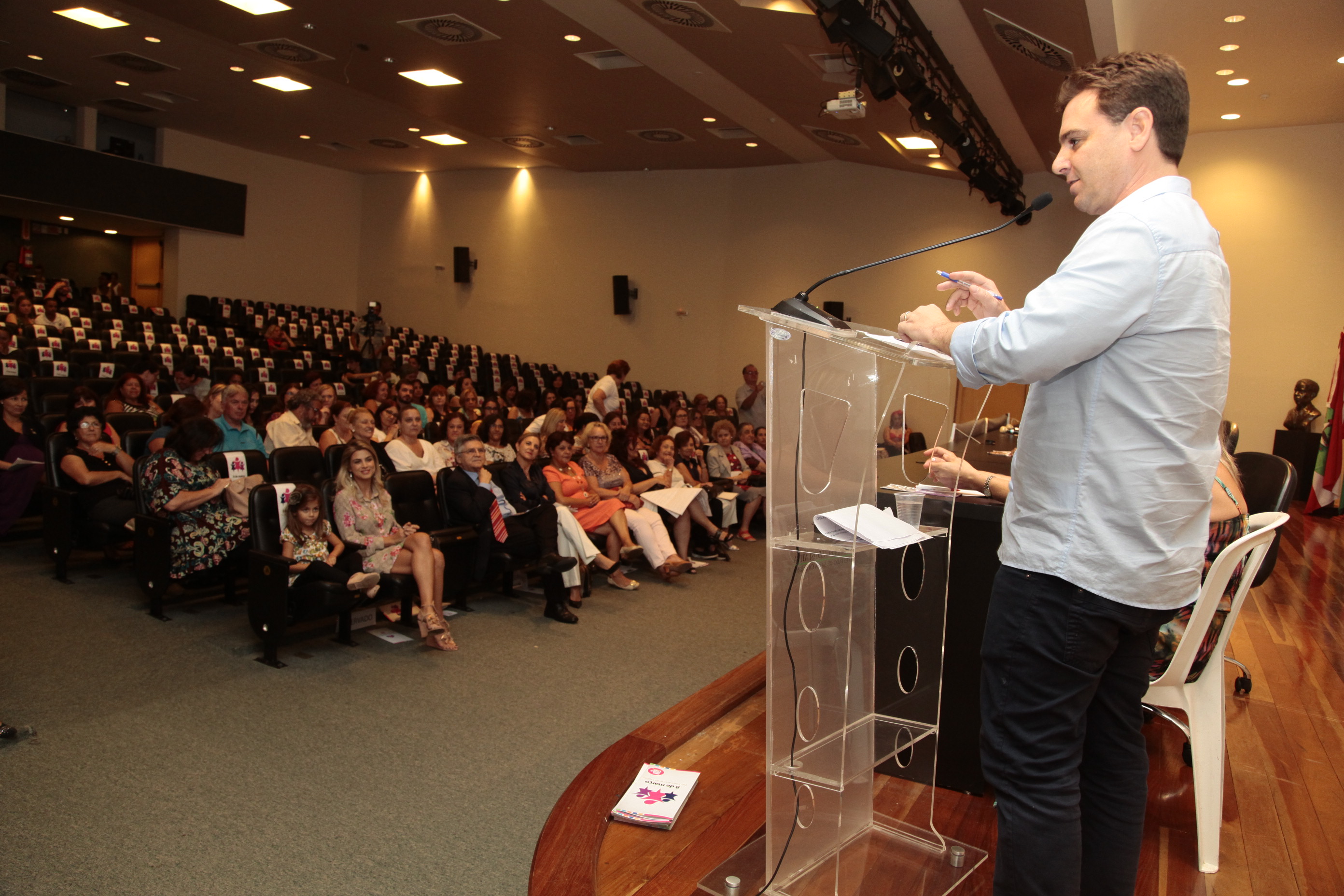 Ato em Comemoração ao Dia Internacional da Mulher - O Empoderamento da Mulher Catarinense.  César Souza Júnior - Prefeito do Município de Florianópolis.