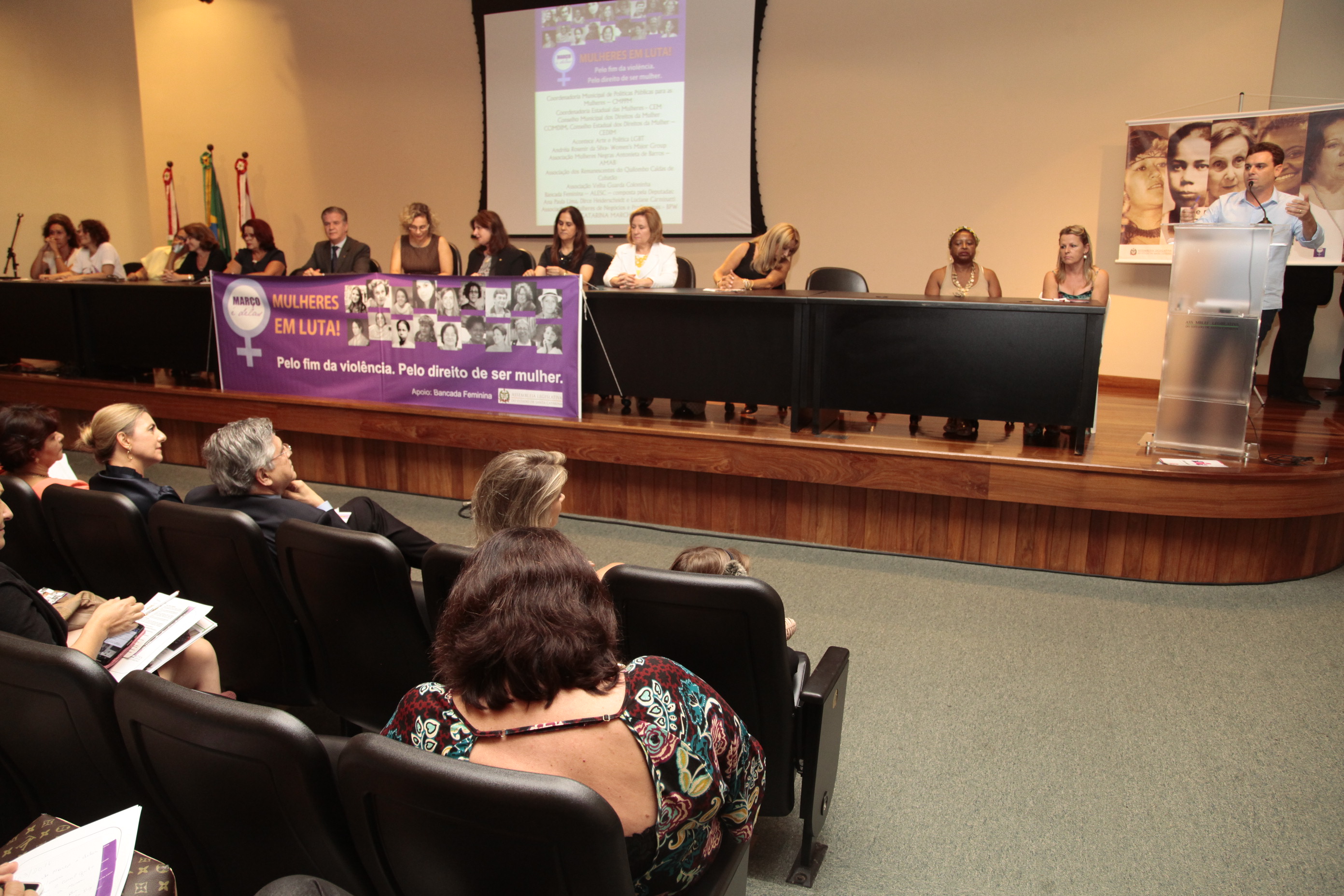 Ato em Comemoração ao Dia Internacional da Mulher - O Empoderamento da Mulher Catarinense.