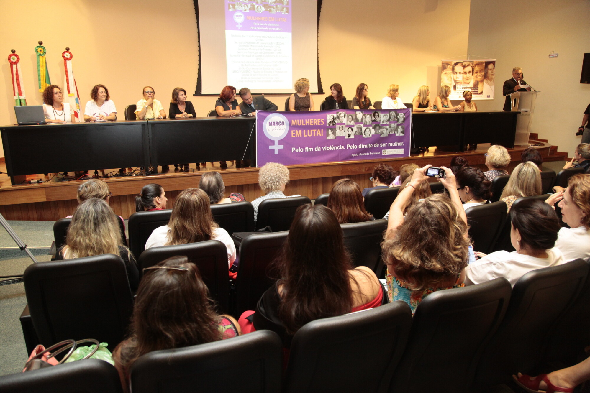 Campanha alusiva do Dia Internacional da Mulher foi aberta nesta segunda-feira (7), na Alesc