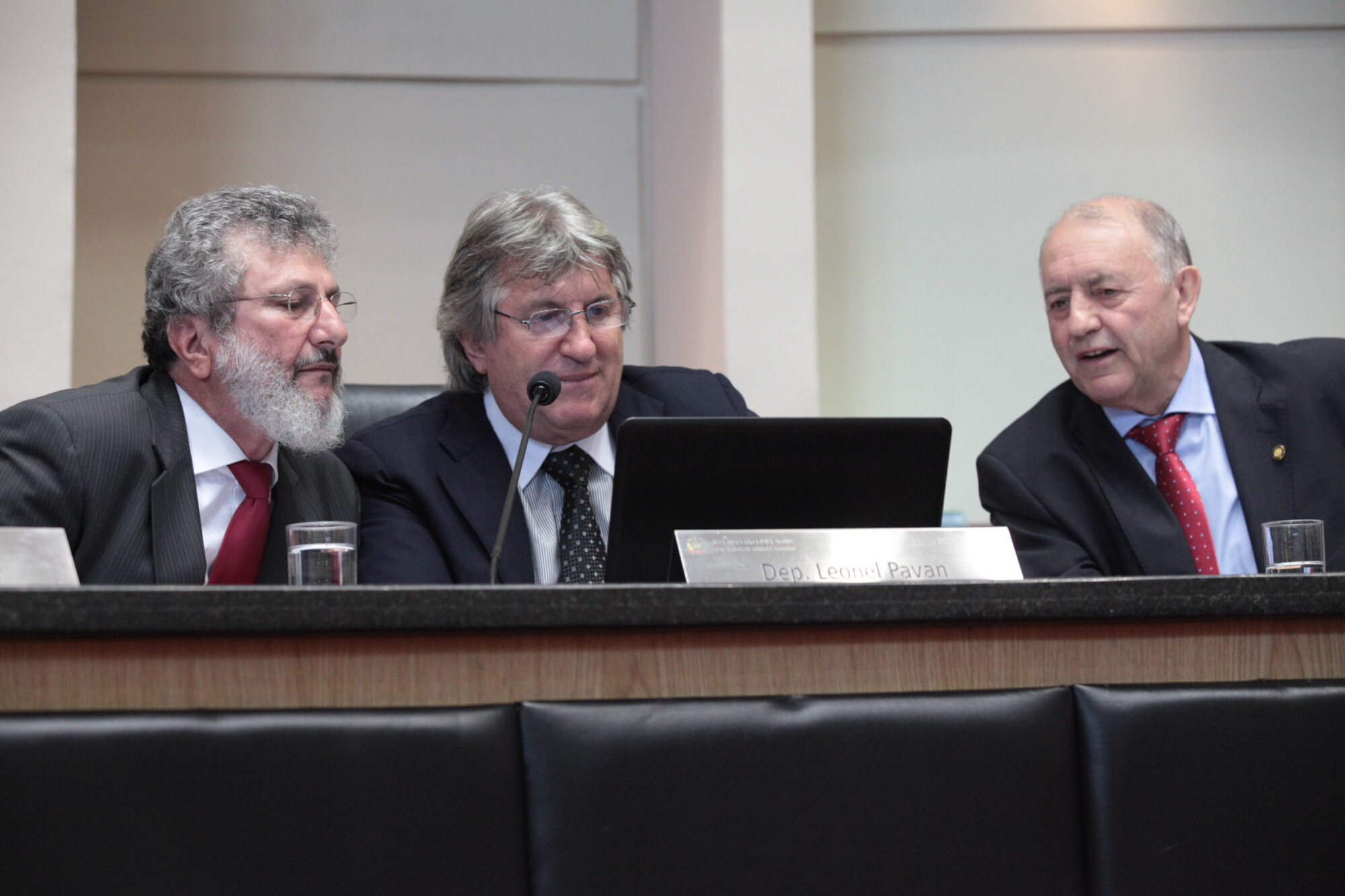 Alesc isenta municípios da taxa por serviços ambientais de lavras a céu aberto