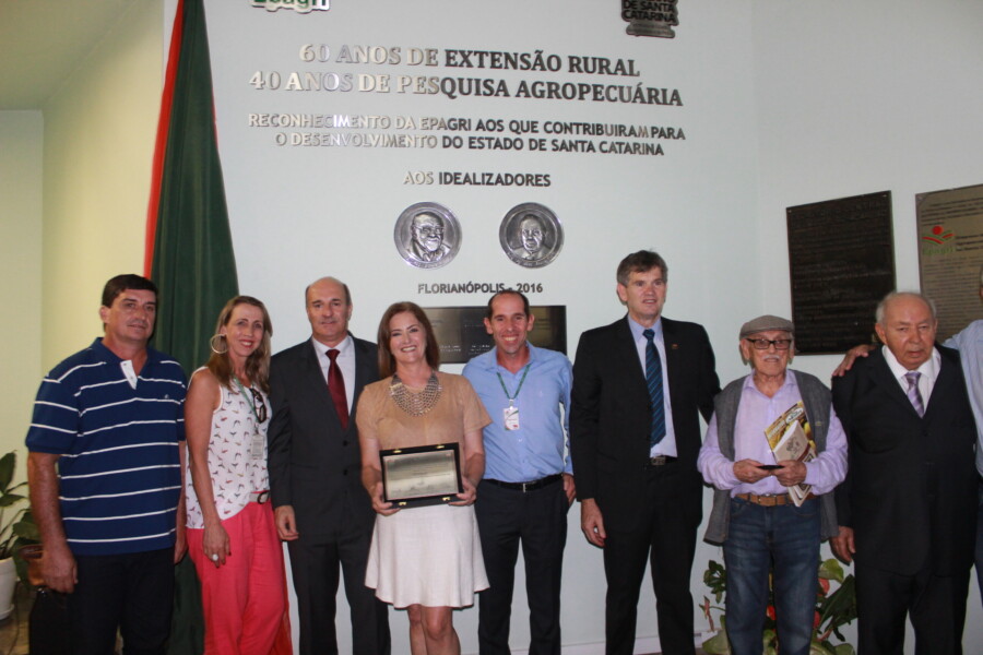 Deputado Zé Milton, Noemia Rizzotto e outros homenageados na sessão solene da Epagri