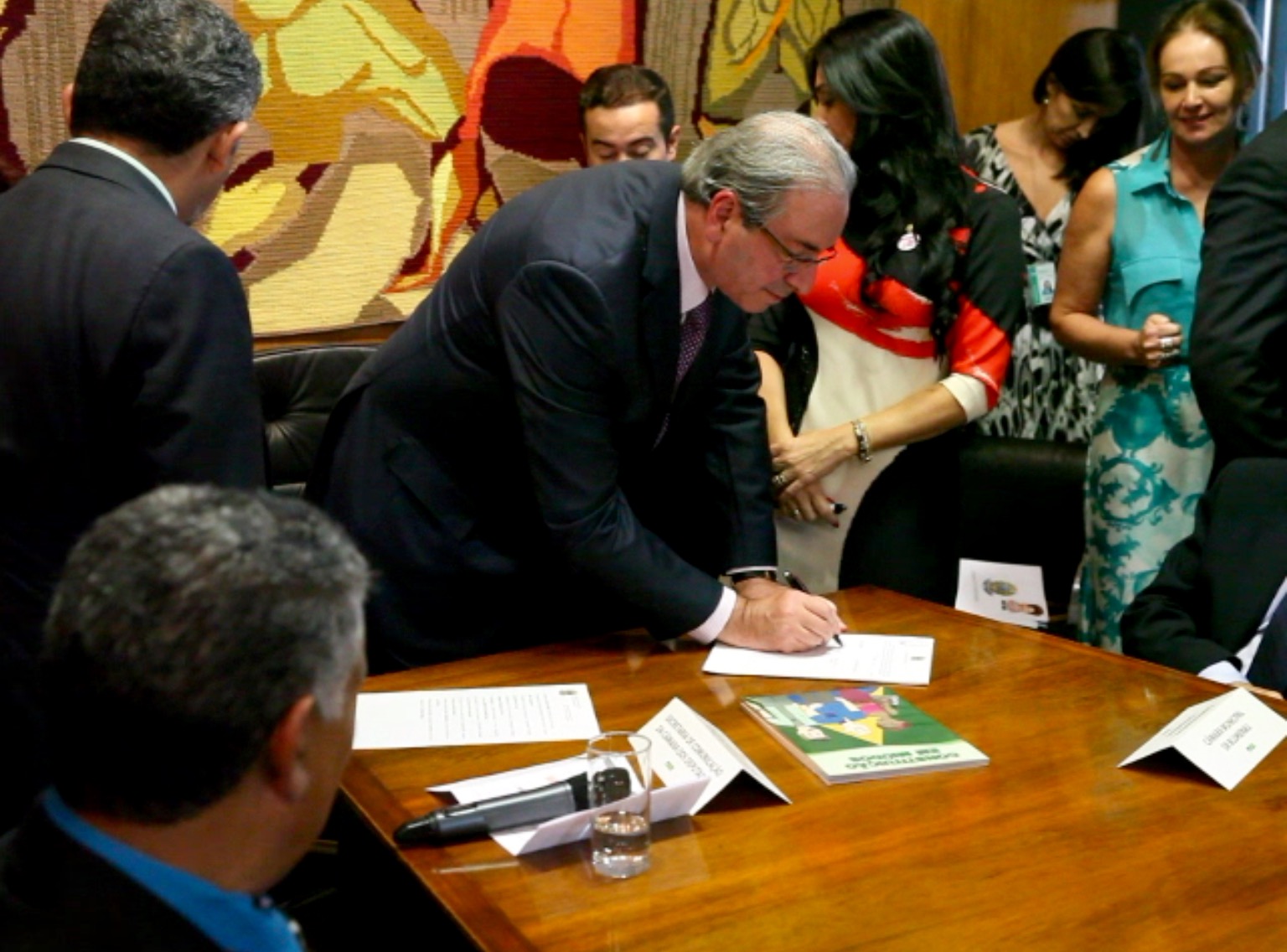 Alesc assina convênio com Câmara Federal para abertura de sinal da Rádio AL. Foto: Fábio Queiroz / Reprodução Agência AL