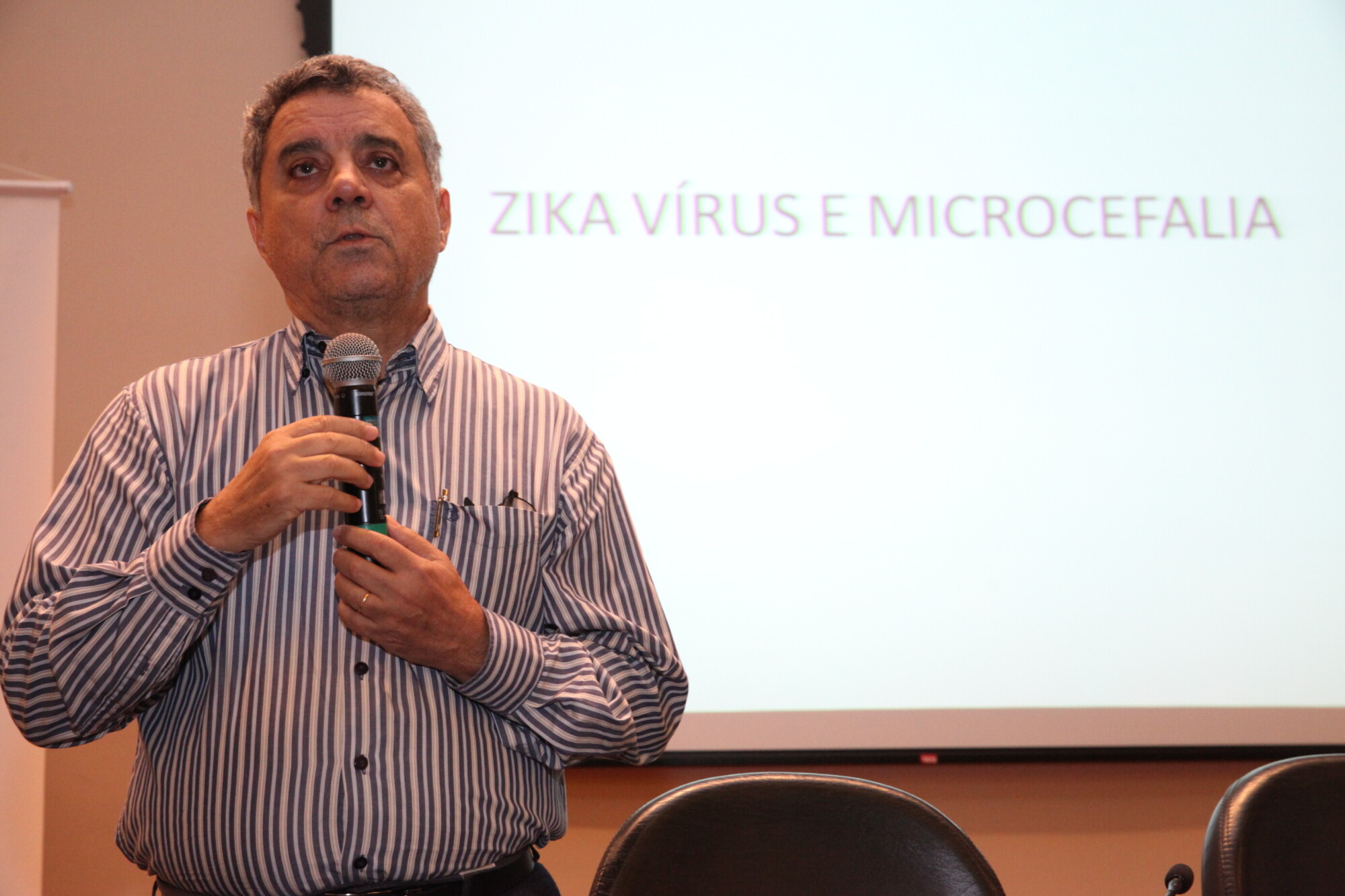 Médico geneticista João Monteiro de Pina Neto falou sobre microcefalia e zika vírus