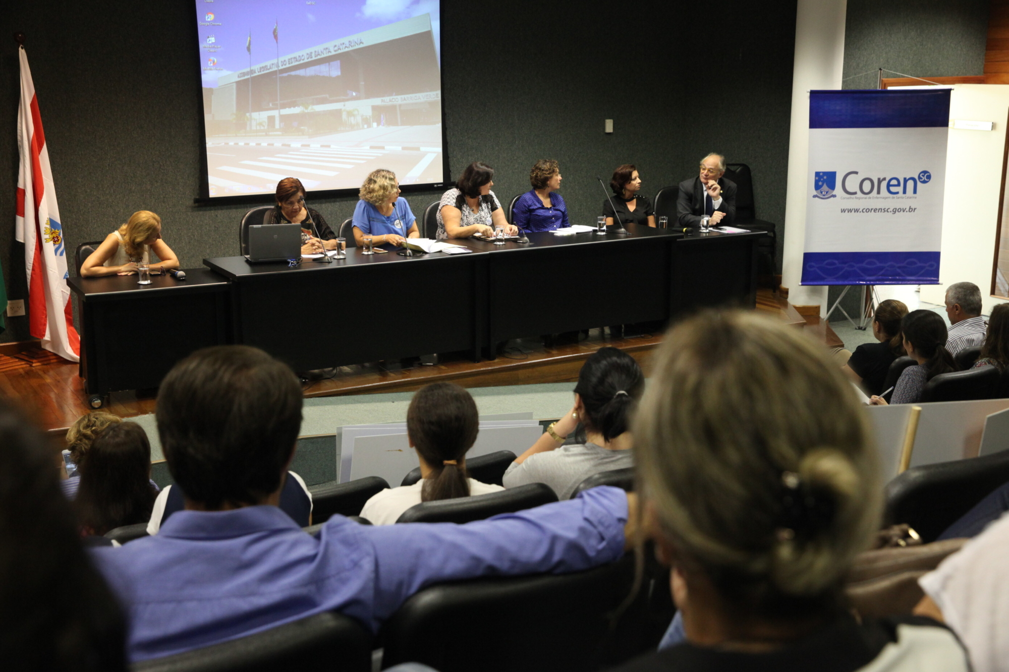 Profissionais da saúde criticam cursos de enfermagem a distância