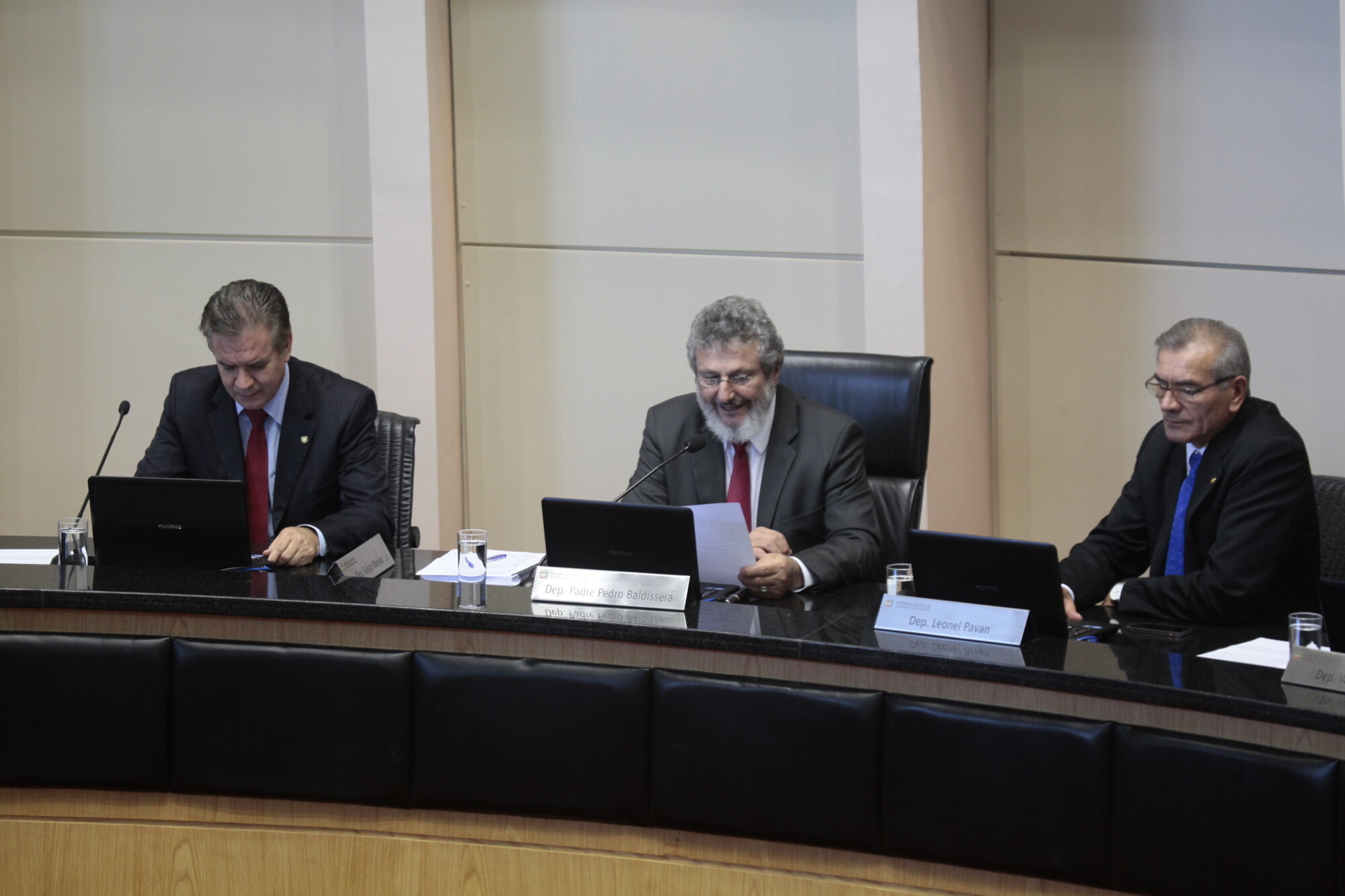 PT propõe leitura sensata das manifestações, PSD destaca indignação