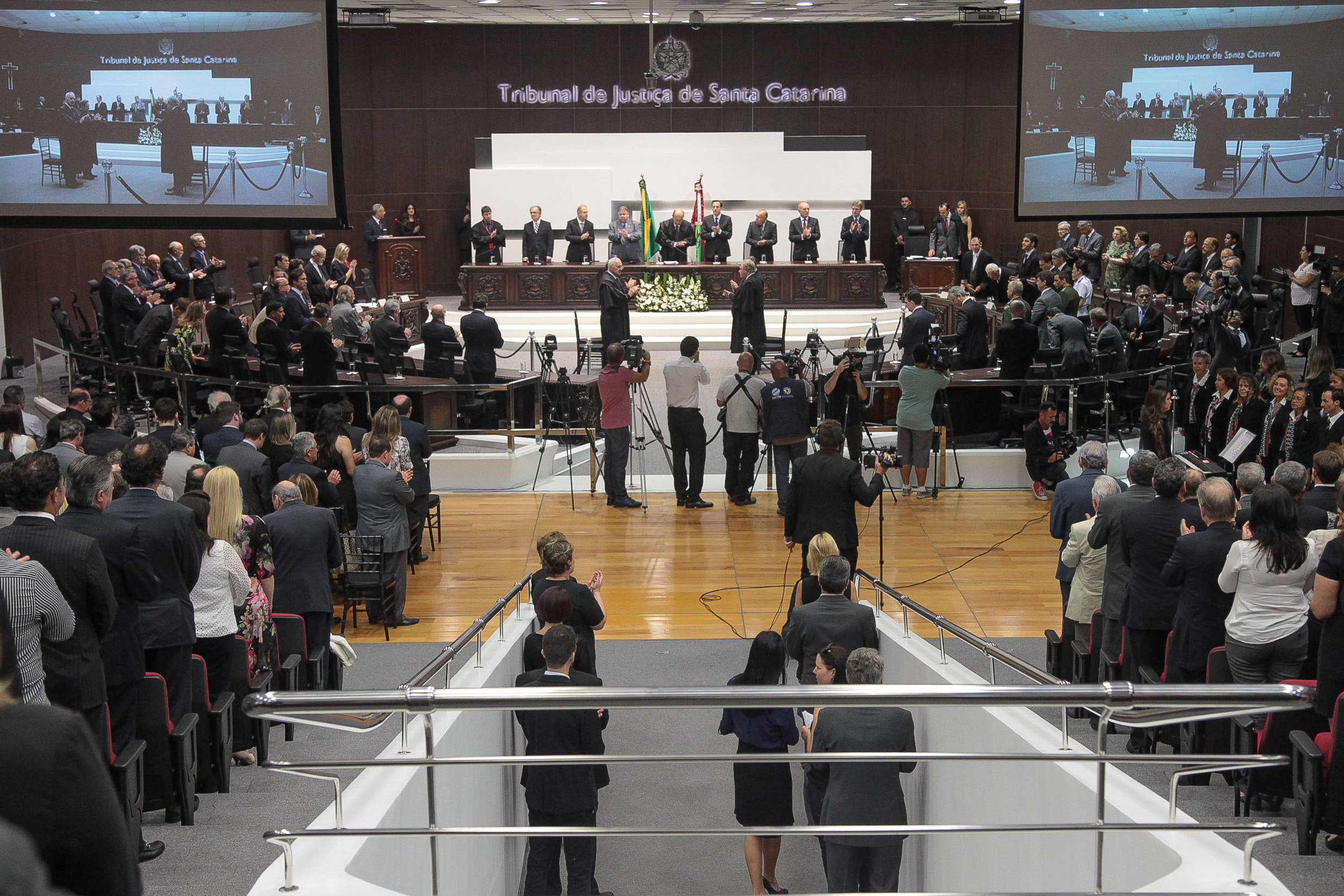 Posse do novo presidente do Tribunal Regional Eleitoral de Santa Catarina, desembargador Cesar Augusto Mimoso Ruiz Abreu.