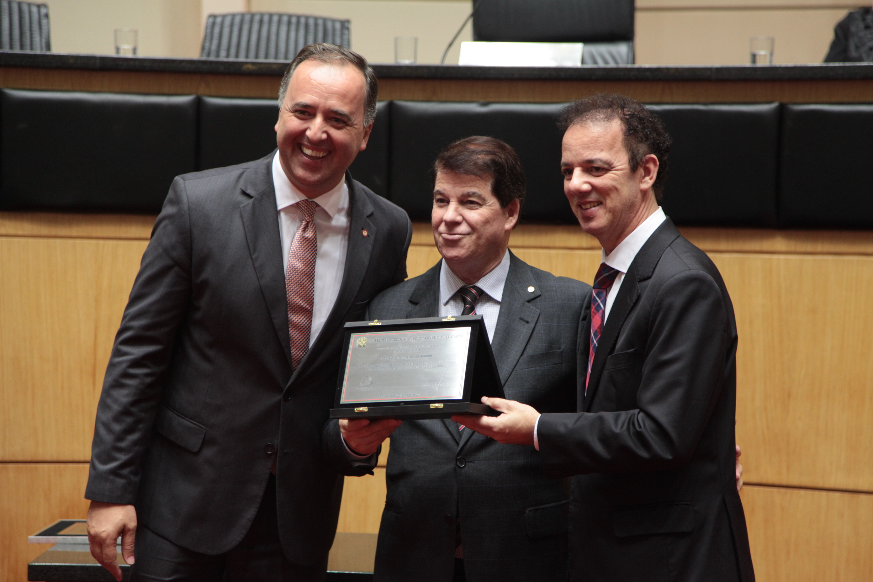 Sessão Especial - 85 Anos da Assembléia de Deus de Itajaí - Pastor Antônio Nemer Bordin (homenageado)