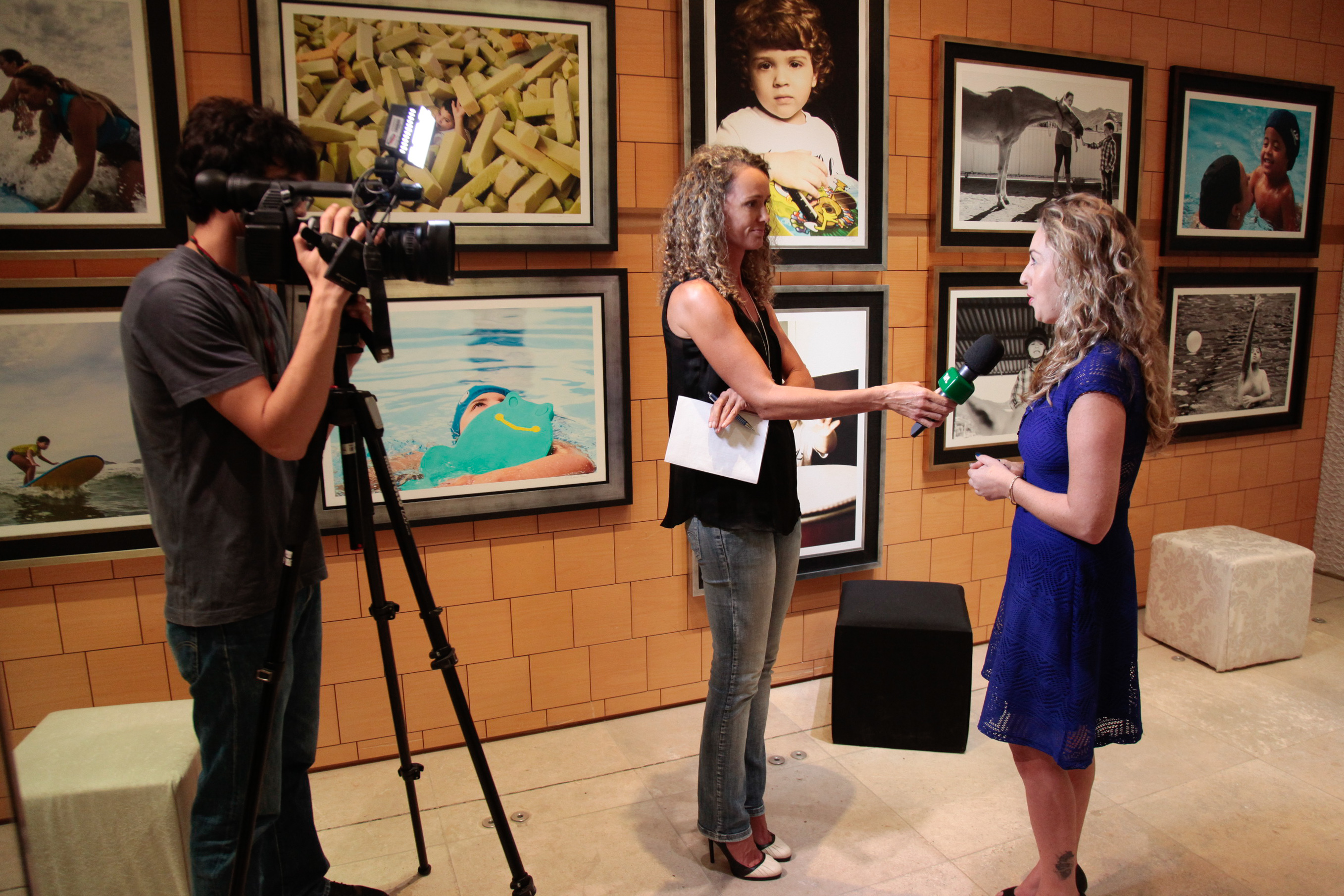 Exposição Fotográfica Autismo em Foco. Jornalista Larissa Linhares.