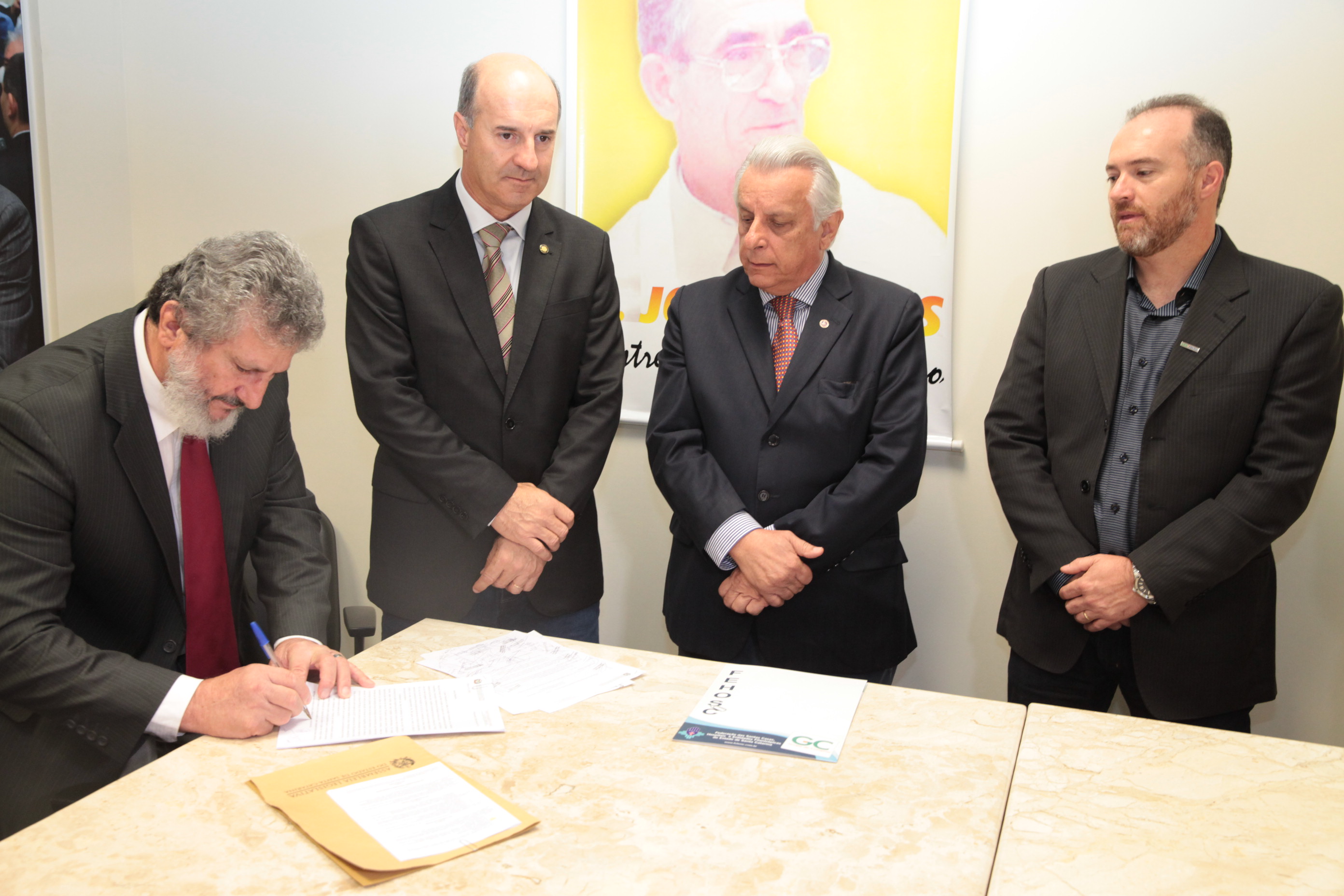 Assinatura da PEC do Aumento de Repasse para a Saúde. Foto: Fábio Queiroz / Agência AL