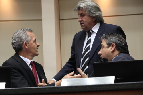 Projeto responsabiliza clubes de futebol pela frequência escolar de atletas