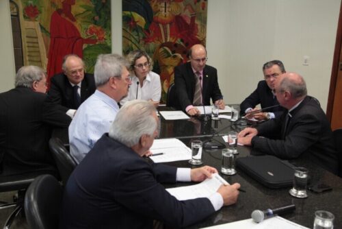 Hospitais filantrópicos apresentam reivindicações aos deputados