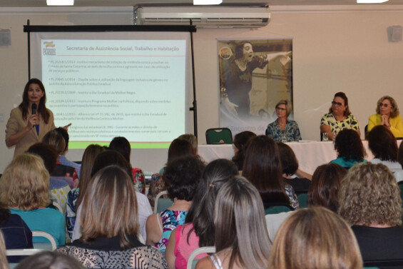 Escola do Legislativo realiza 7º Encontro da Mulher Parlamentar
