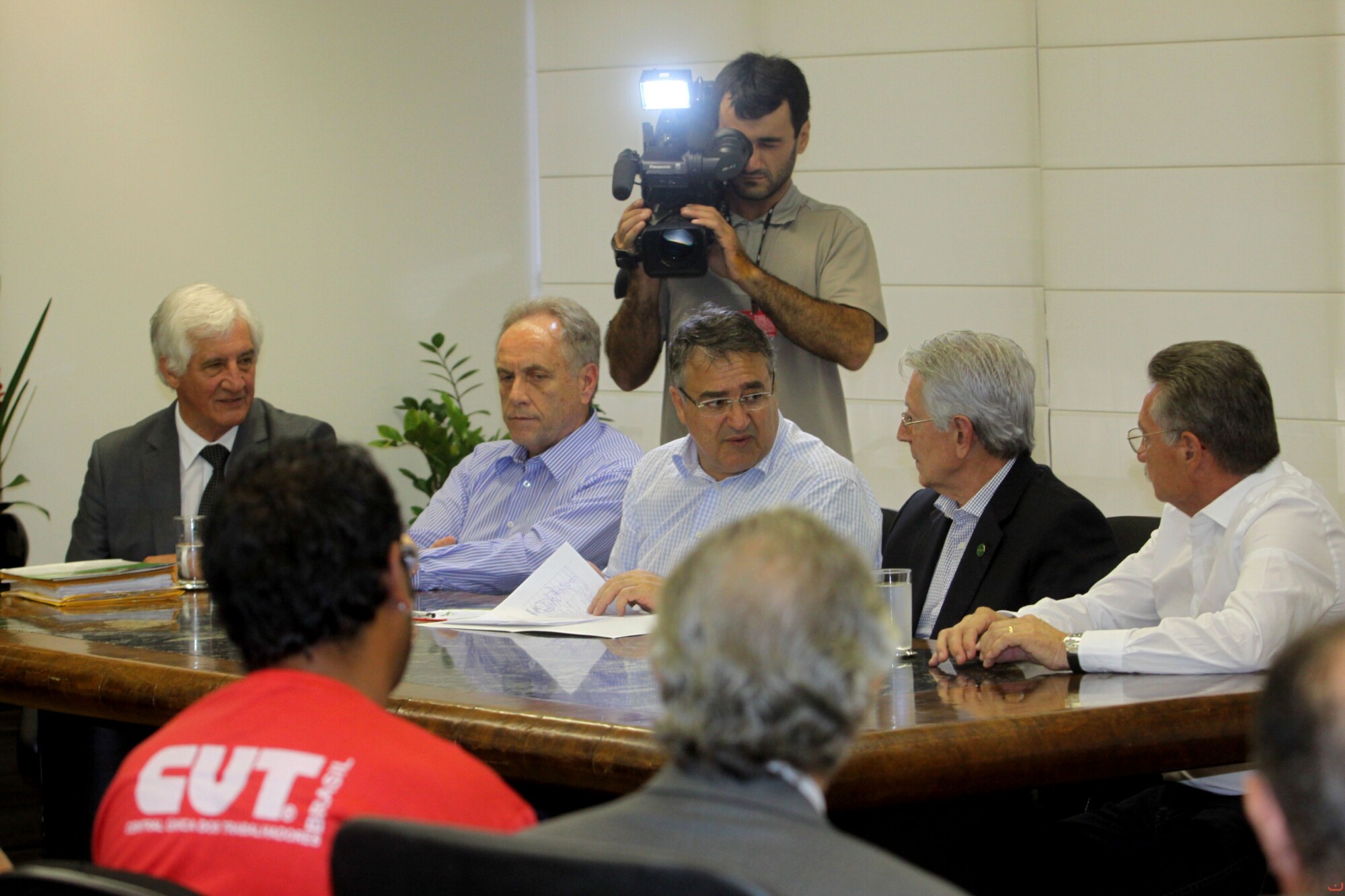 Projeto do salário mínimo regional deve chegar à Alesc nesta quarta (6)