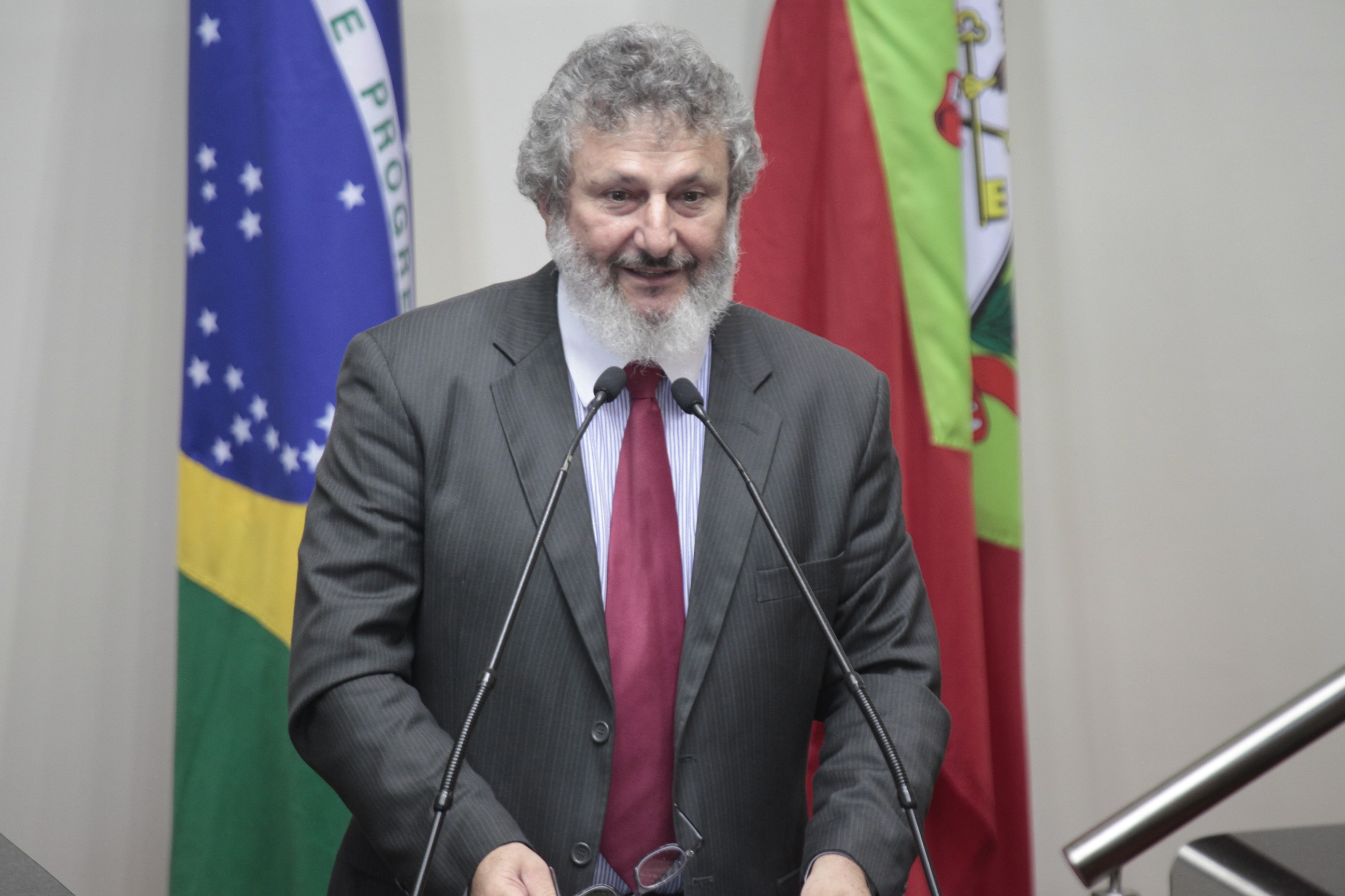 Sessão Ordinária. Deputado Padre Pedro Baldissera (PT)  - Foto: Miriam Zomer/ Agência AL