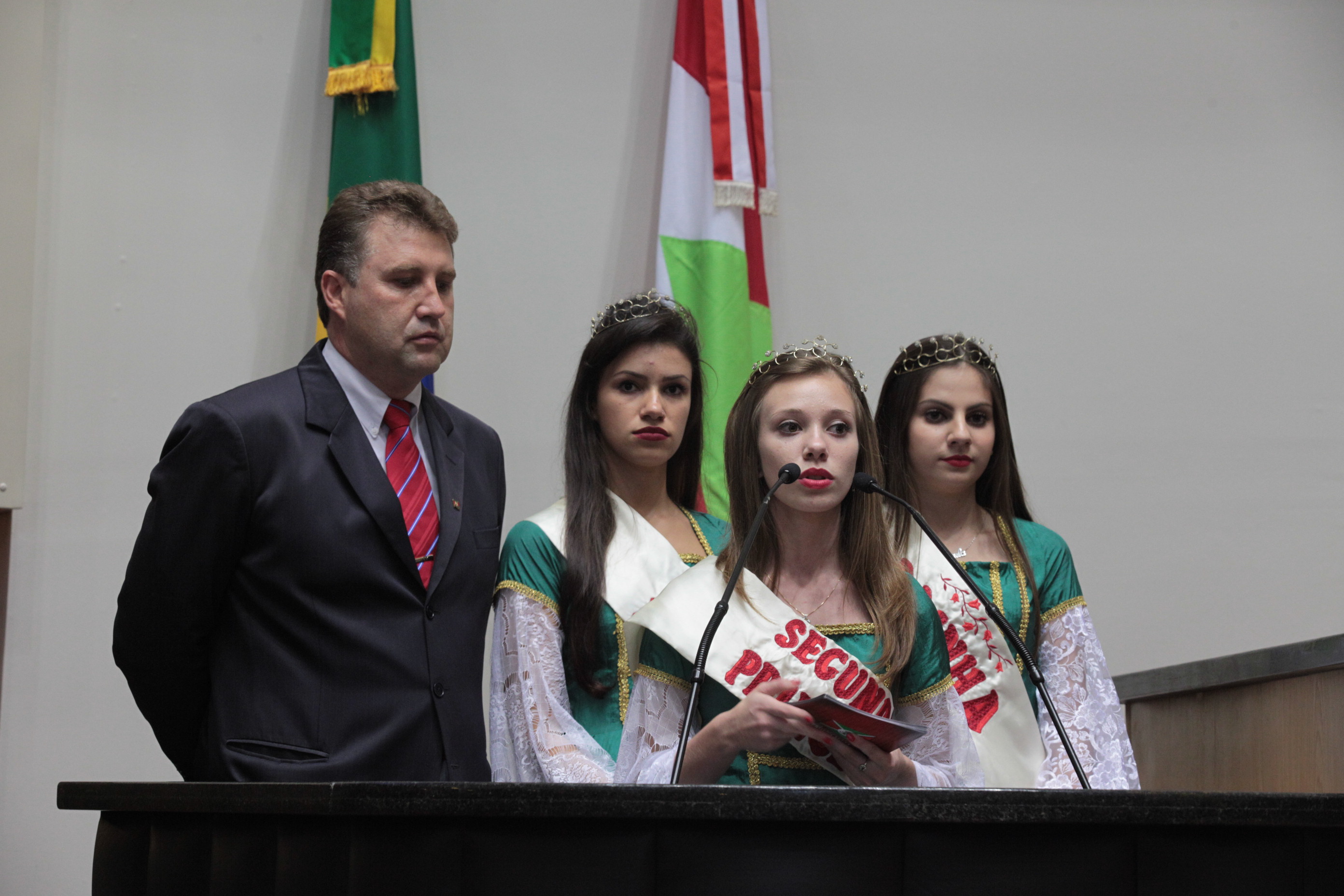 Rainha e Princesas da 27ª Festa do Município de Abdon Batista.