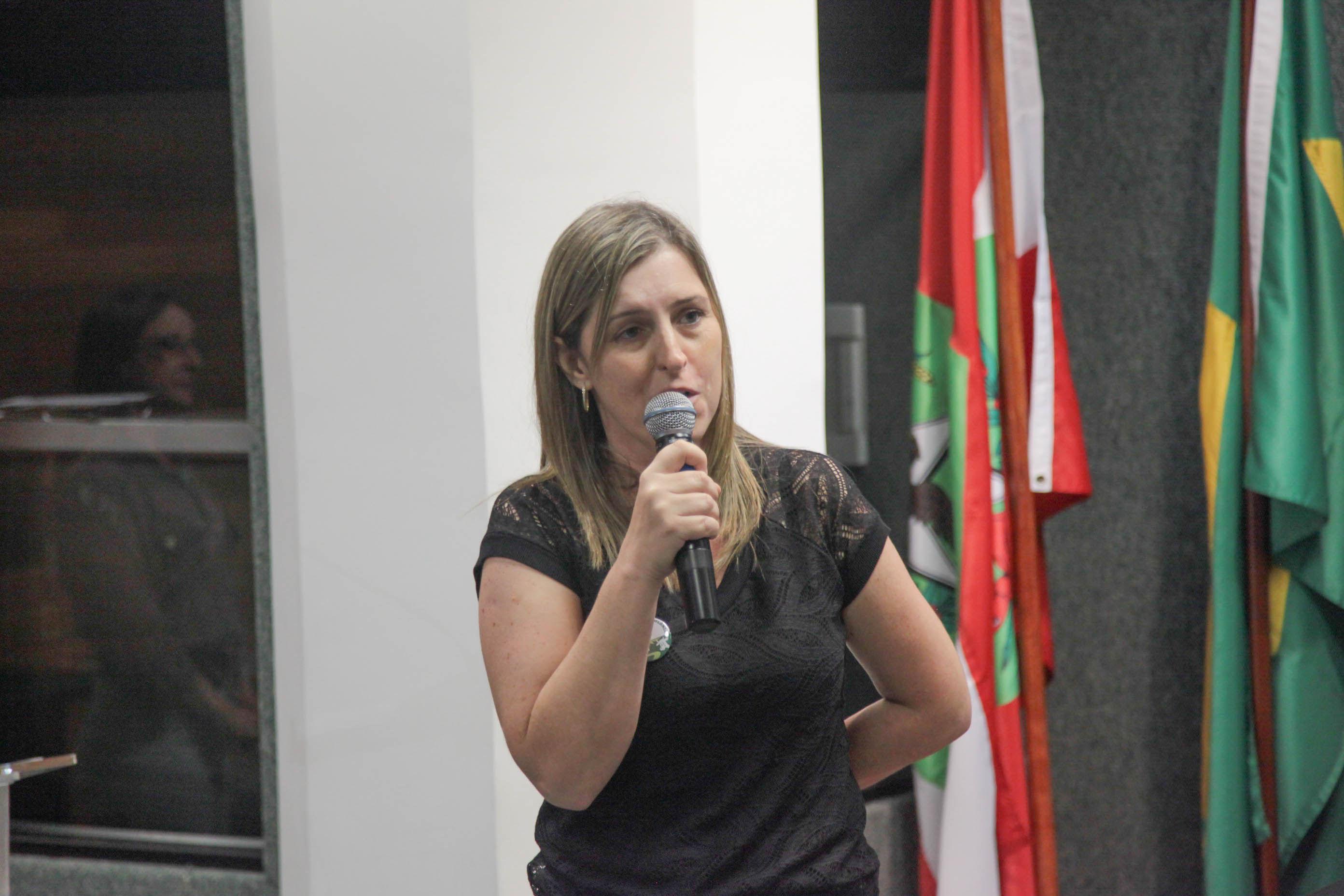 Thaise Costa Guzzatti, co-fundadora da Acolhida na Colônia e representante da Accueli Paysan na América Latina. Seminário de Constituição da Federação Catarinense das Associações de Agroturismo Acolhida na Colônia.