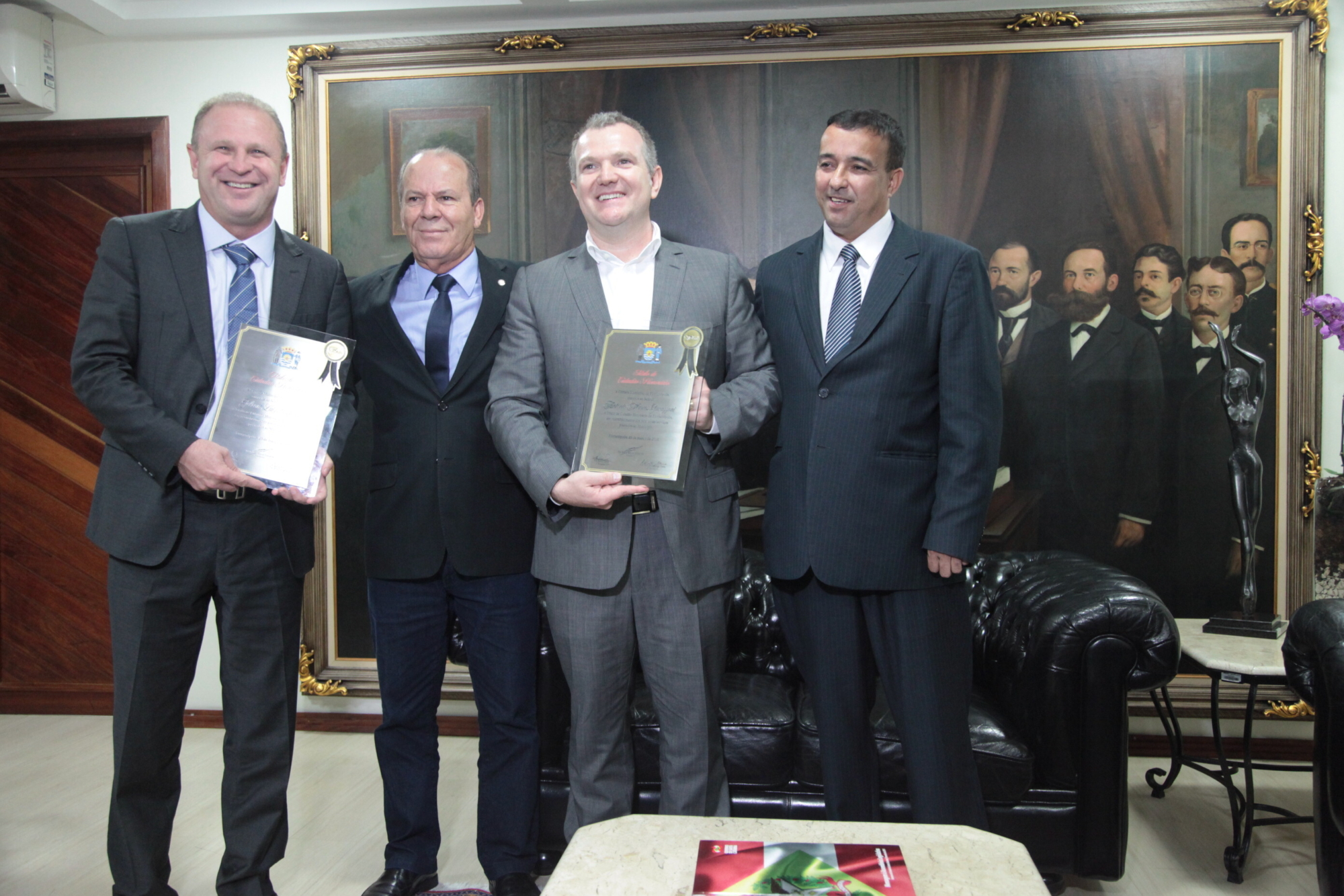 Presidente da Assembleia Legislativa recebe título de cidadão Florianopolitano
