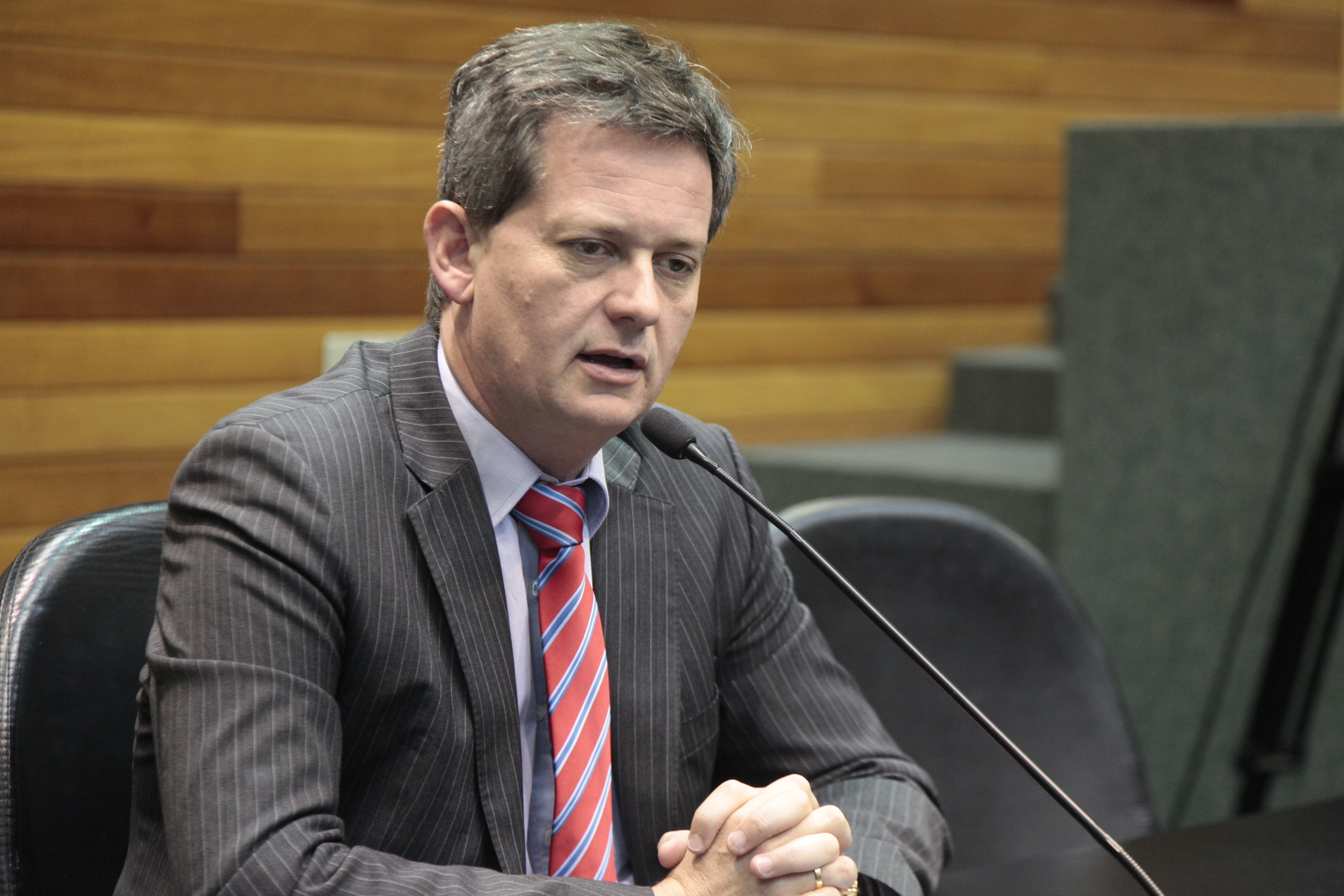 Deputado Jean Kuhlmann (PSD).  Reunião Extraordinária da Comissão de Trabalho.