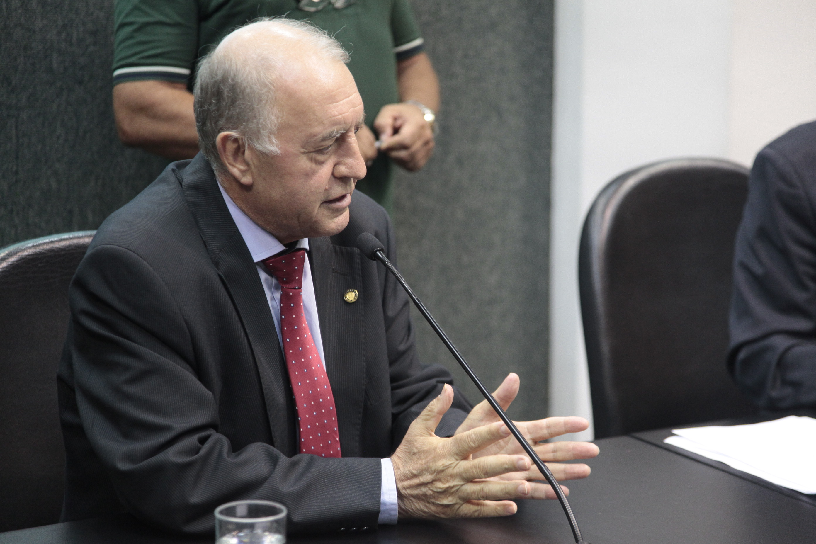 Deputado Natalino Lazare (PR). Reunião Extraordinária da Comissão de Trabalho.