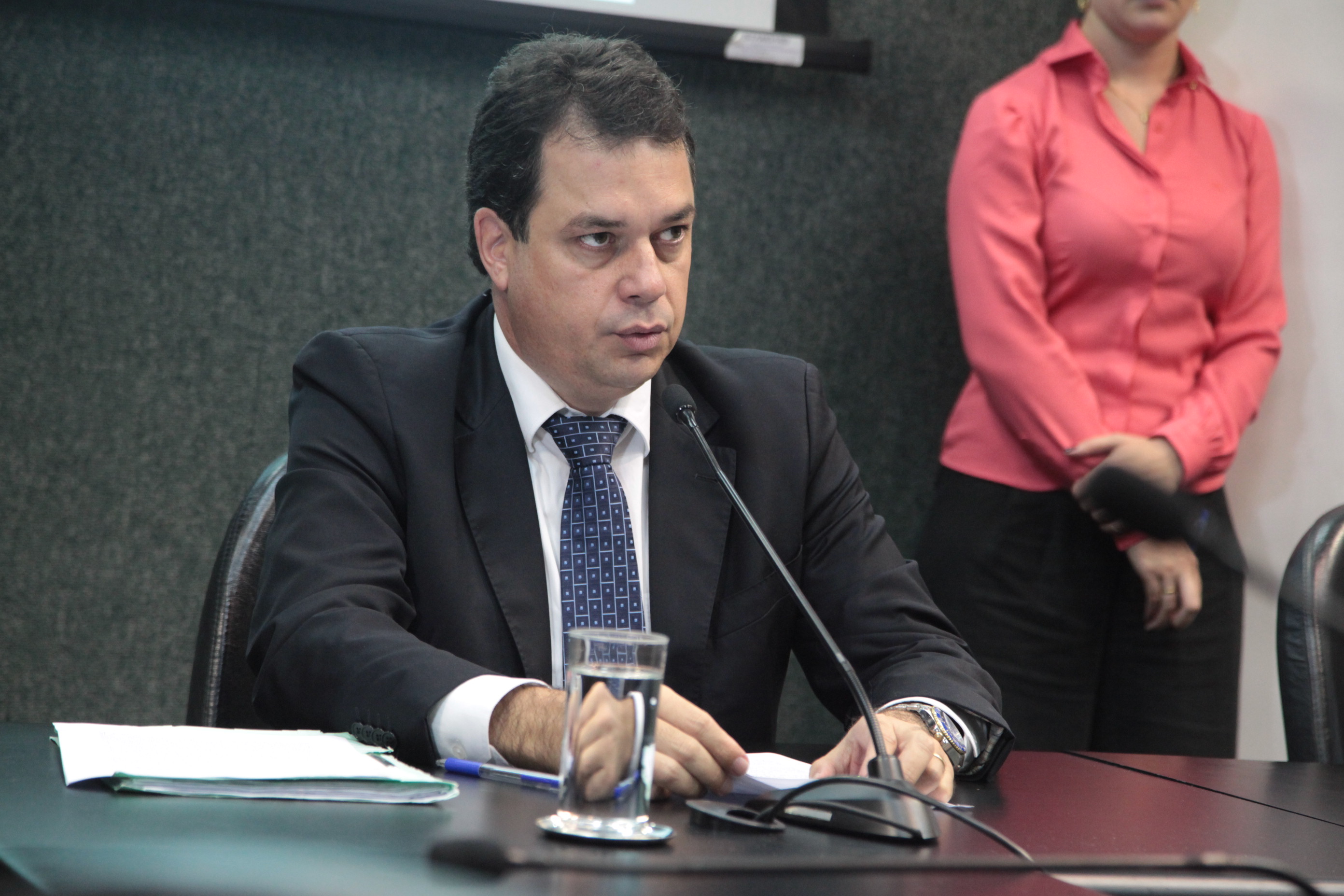 Deputado Rodrigo Minotto (PDT). Comissão de Educação. Foto: Fábio Queiroz / Agência AL