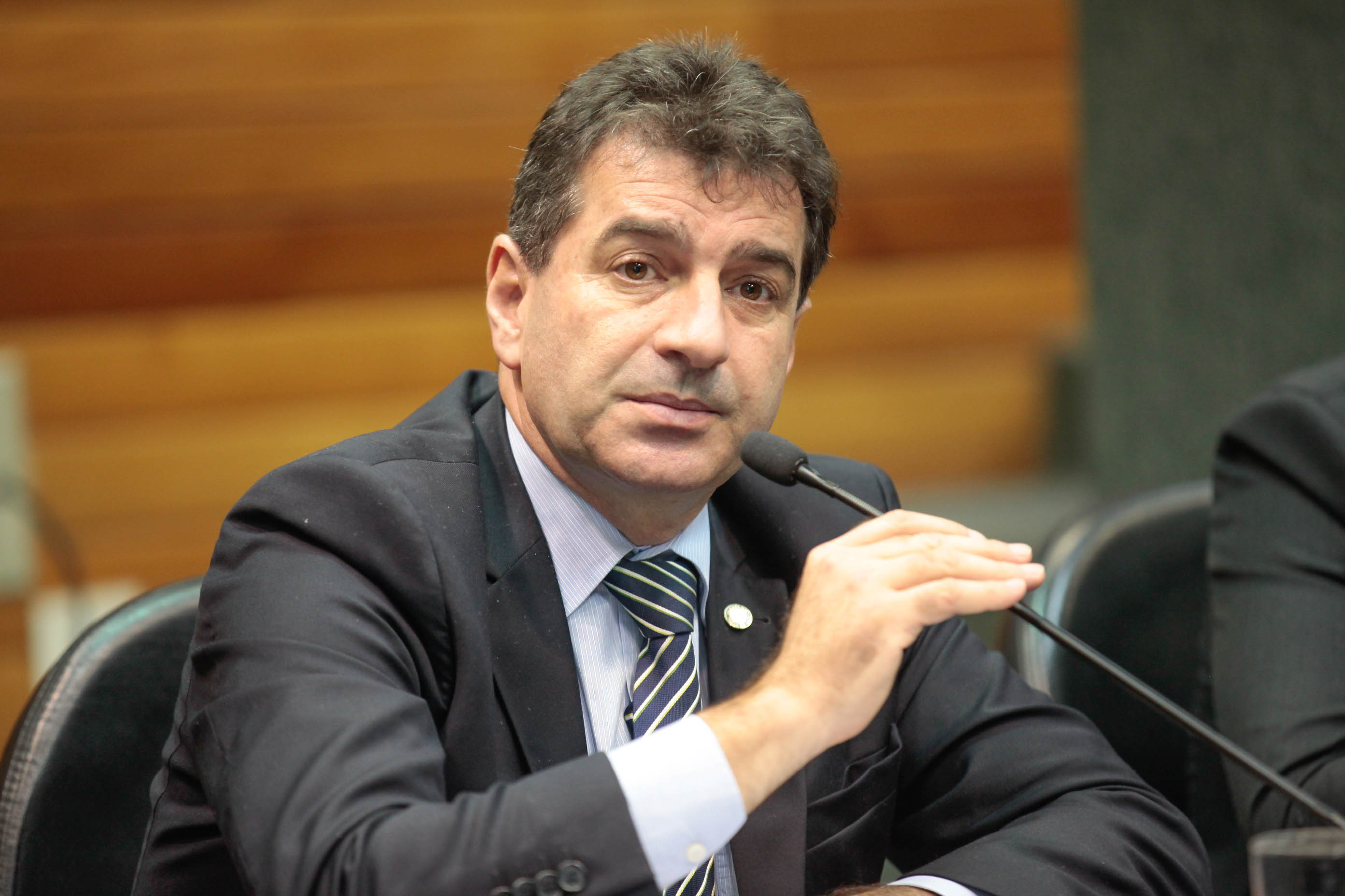 Deputado Valdir Cobalchini (PMDB) em Comissão de Constituição e Justiça
