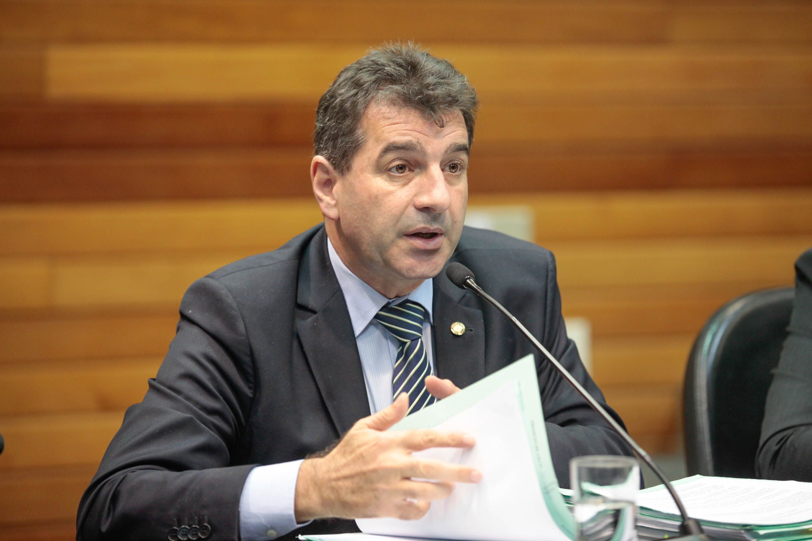 Deputado Valdir Cobalchini (PMDB) em Comissão de Constituição e Justiça