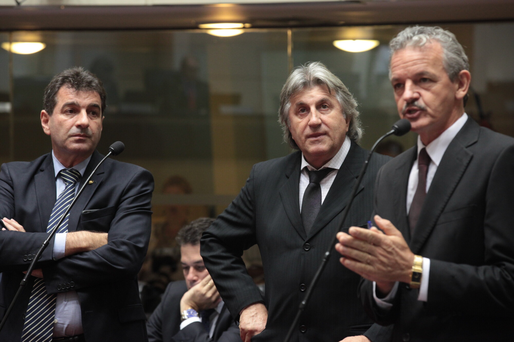Deputados propõem pacto pós-impeachment e PT avisa que não participará