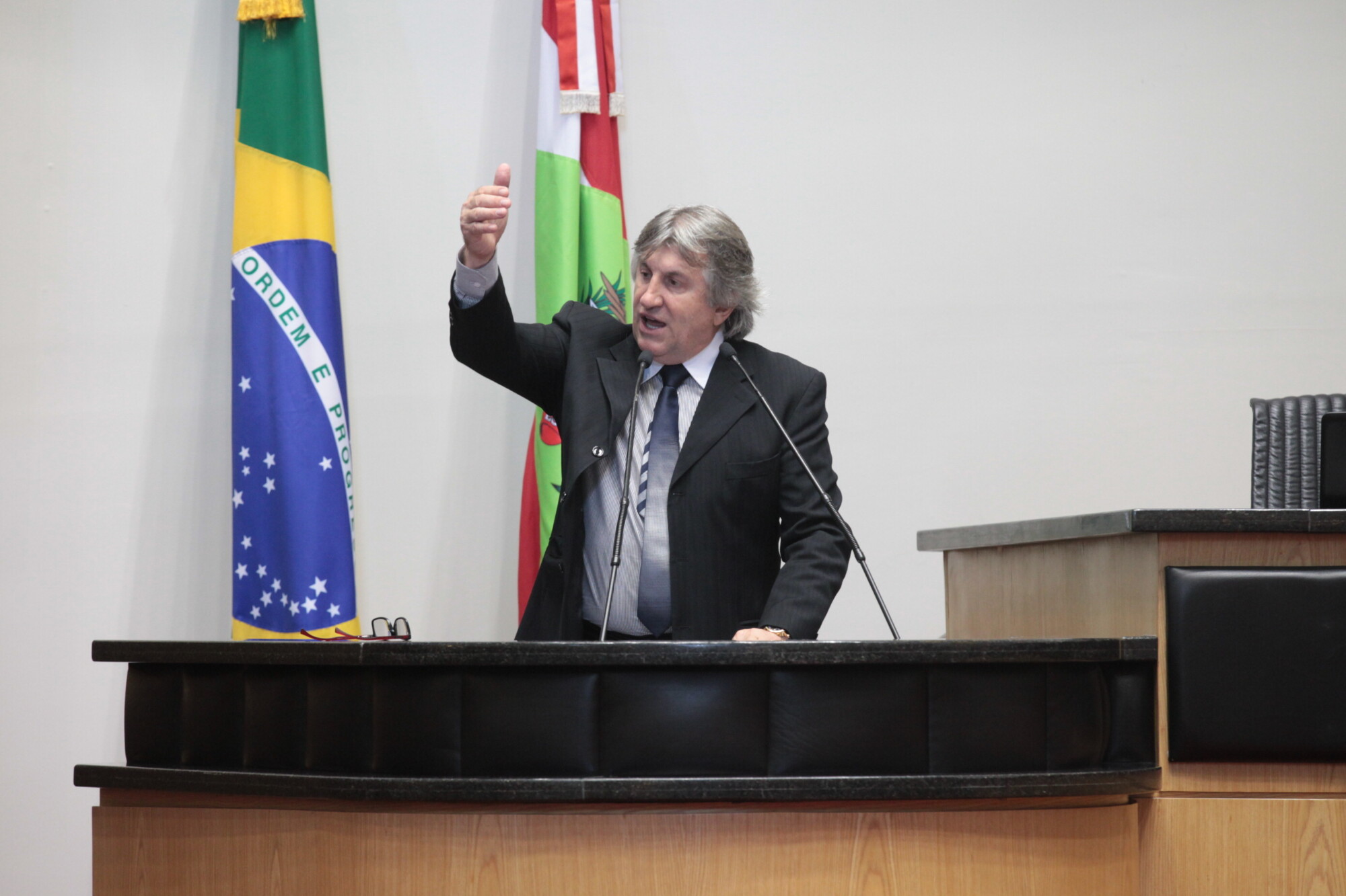 Deputado Leonel Pavan