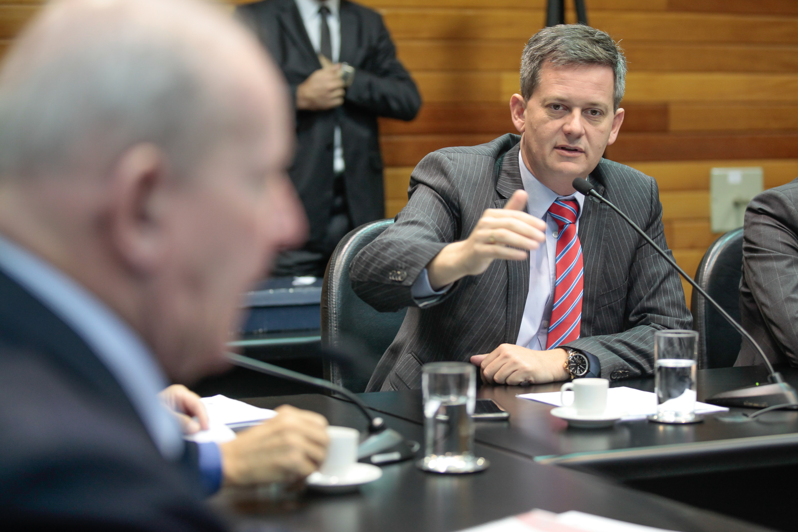 Deputado Jean Kuhlmann (PSD). Reunião da Comissão de Finanças e Tributação.
