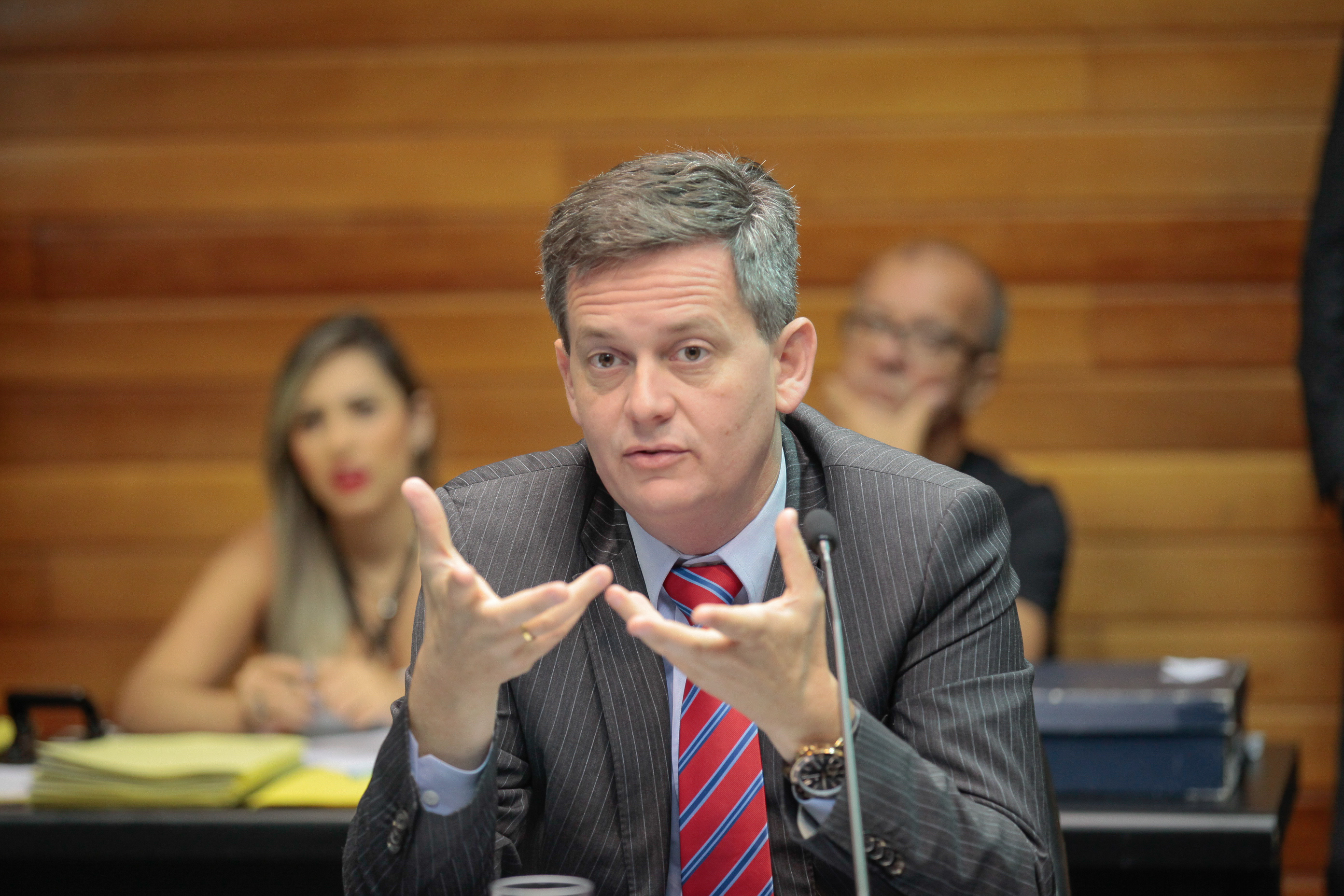 Deputado Jean Kuhlmann (PSD). Reunião da Comissão de Finanças e Tributação.