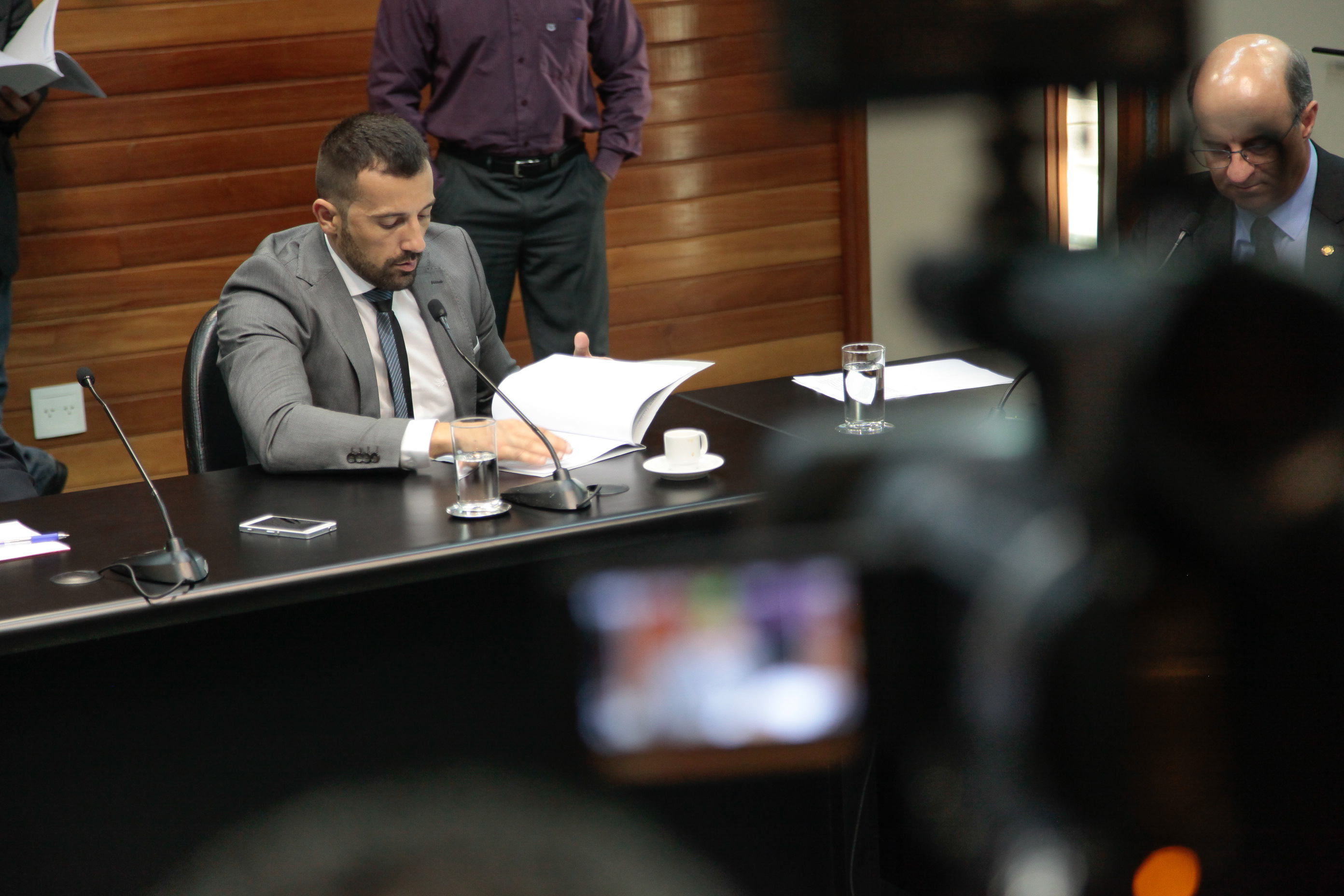 Deputado Patrício Destro (PSB). Reunião da Comissão de Finanças e Tributação.