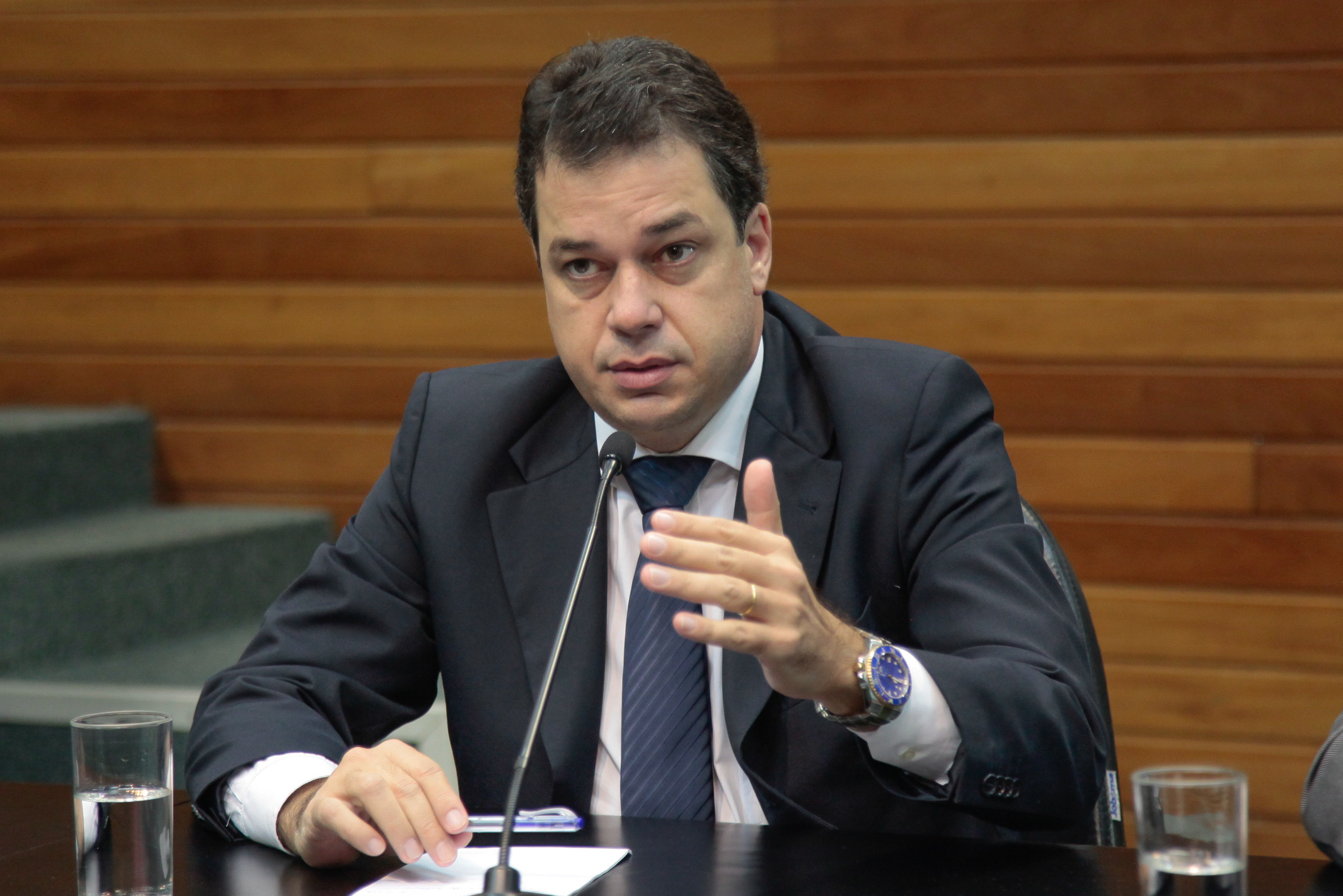 Deputado Rodrigo Minotto (PDT). Reunião da Comissão de Finanças e Tributação.