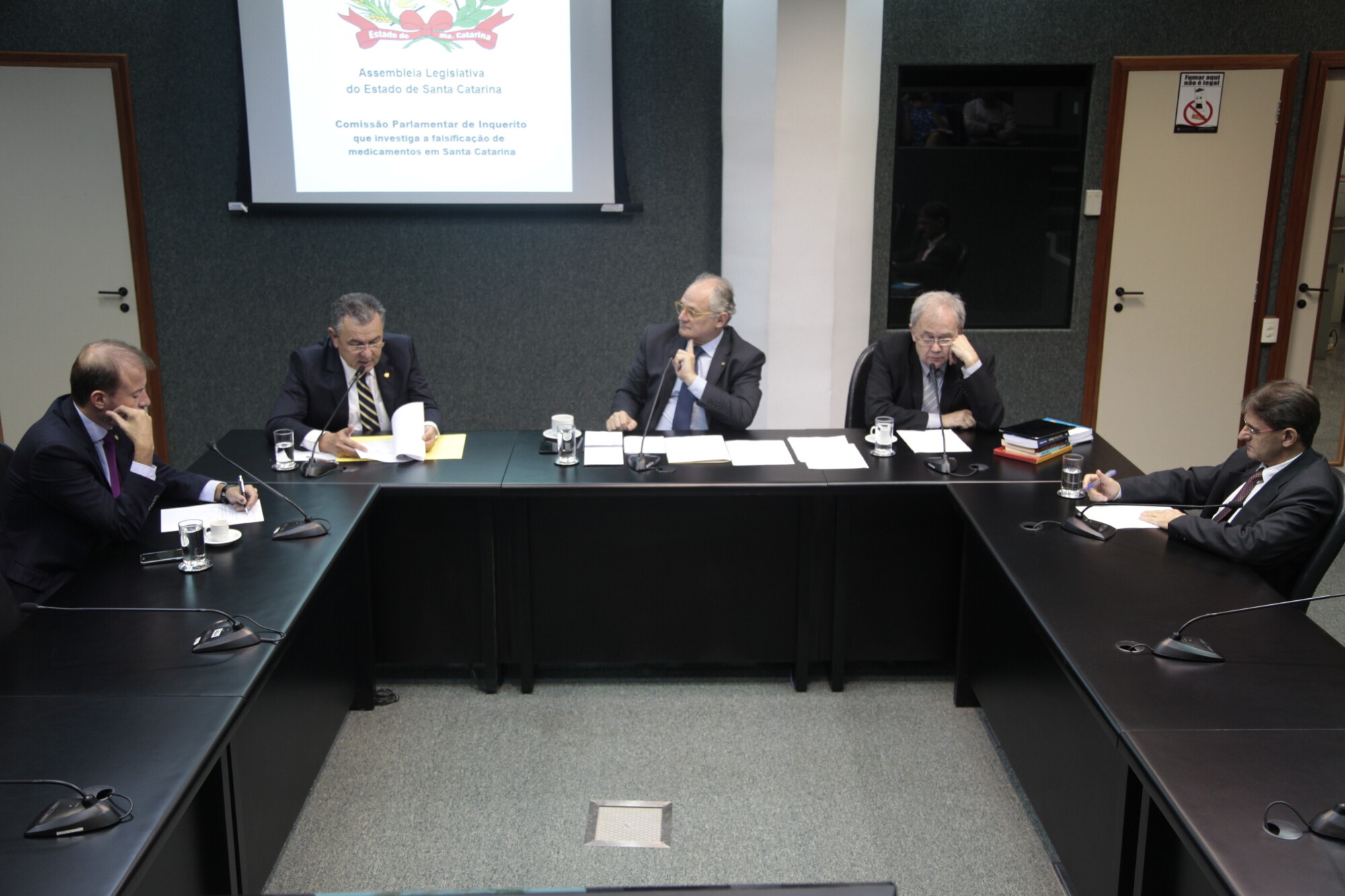 CPI dos Medicamentos vai ouvir representantes da Secretaria da Saúde